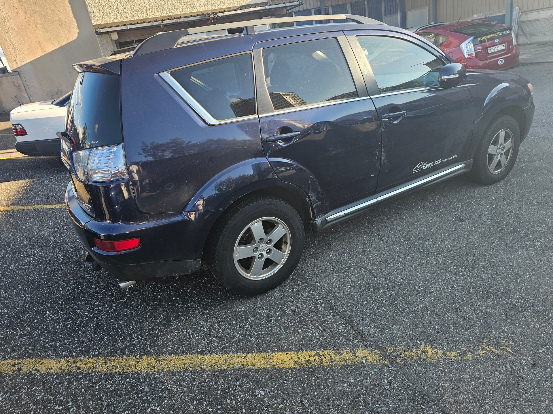 MITSUBISHI Outlander 2.2 DID Jubilé35 4WD-image-3