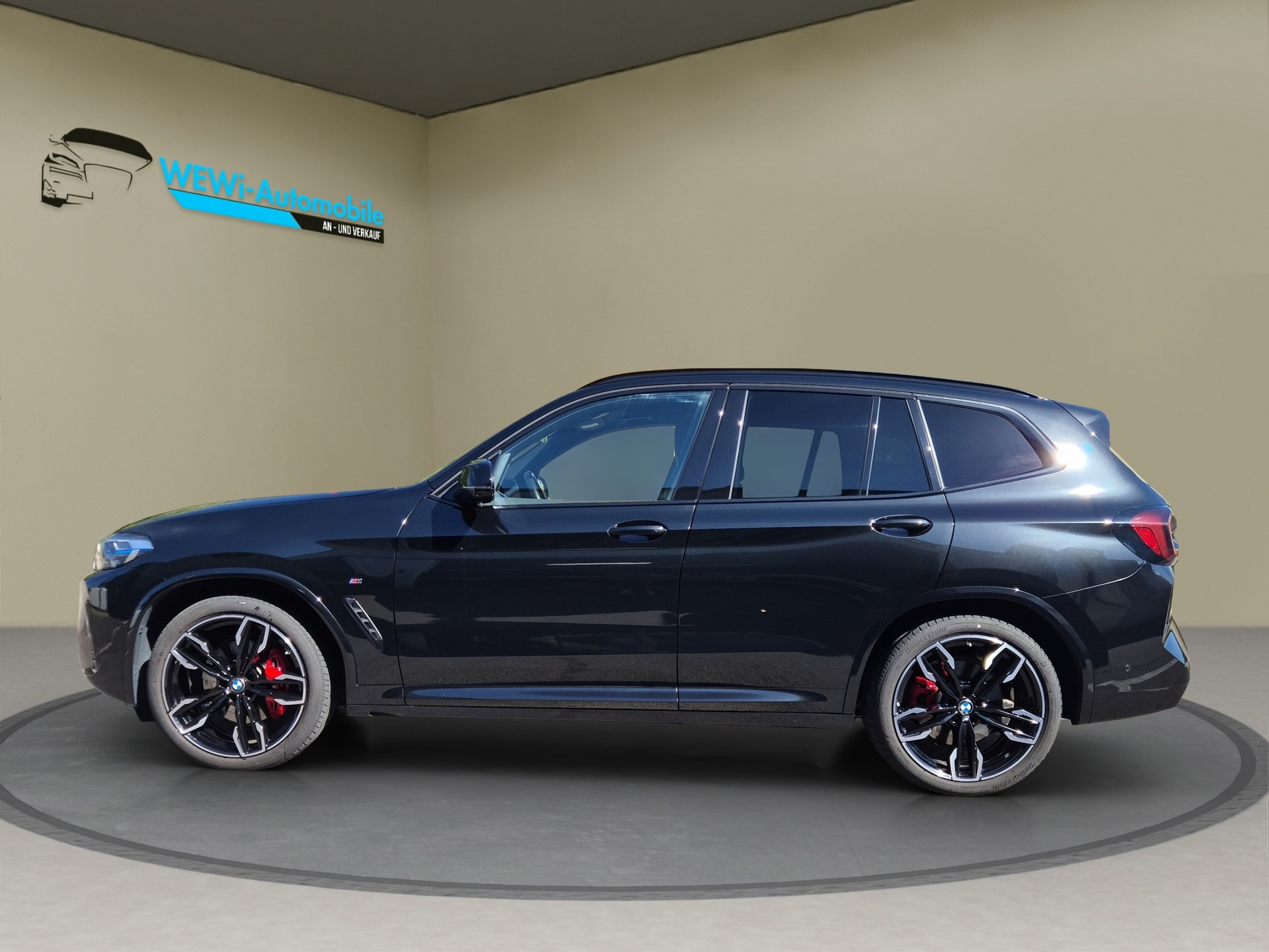 BMW X3 M40i-showroom-element-1