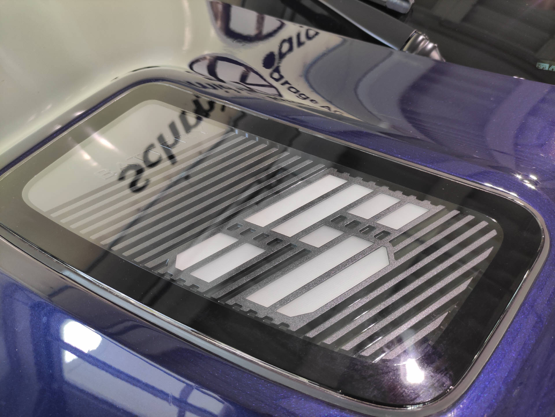 RENAULT R5 E-Tech Comfort Range techno-showroom-element-3