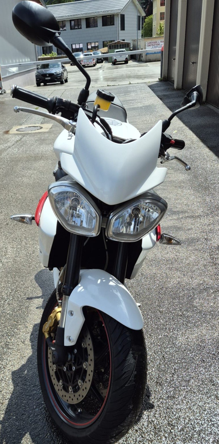 TRIUMPH Street Triple 675 ABS-image-1
