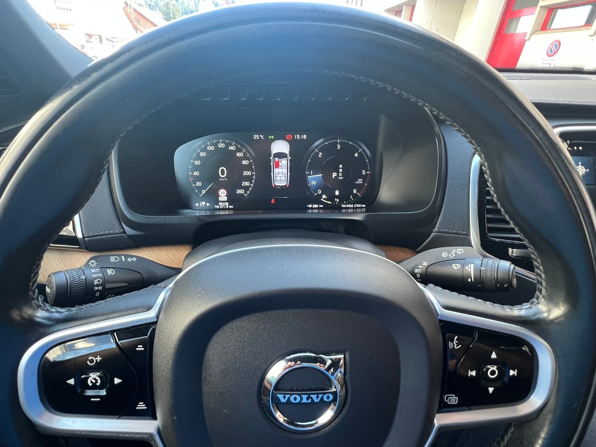 VOLVO XC90 B5 Diesel Mild Hybrid AWD Inscription Geartronic-image-14