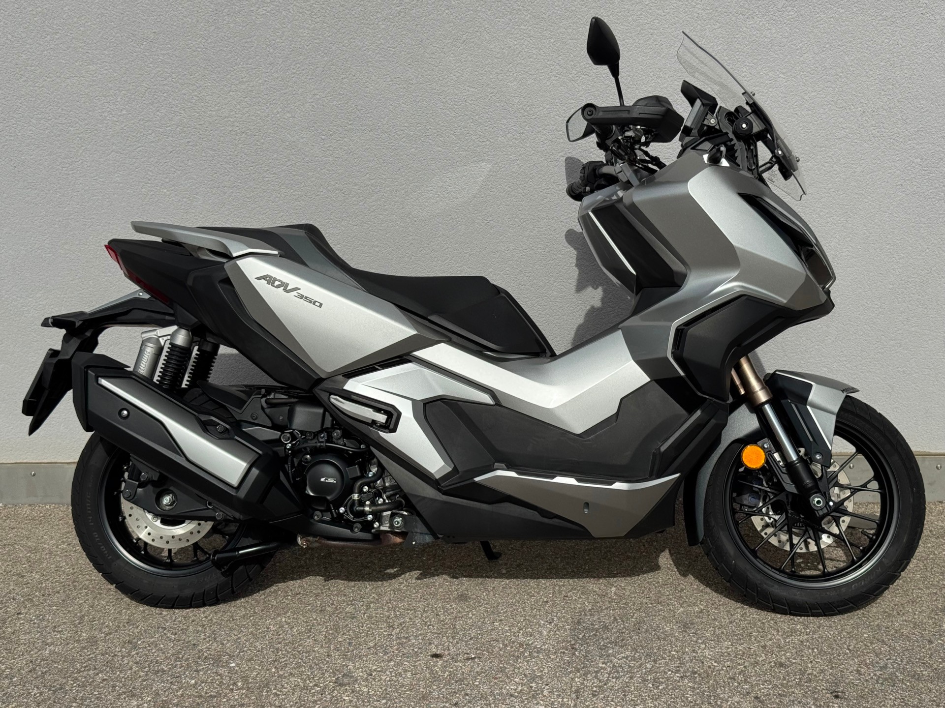 HONDA ADV 350-image-1