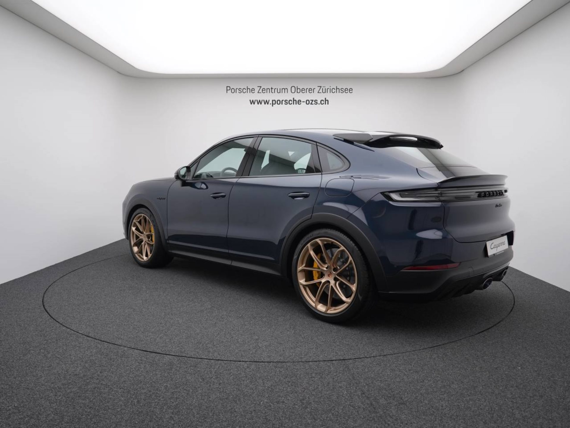 PORSCHE Cayenne Turbo E-Hybrid Coupé mit GT-Paket-showroom-element-2