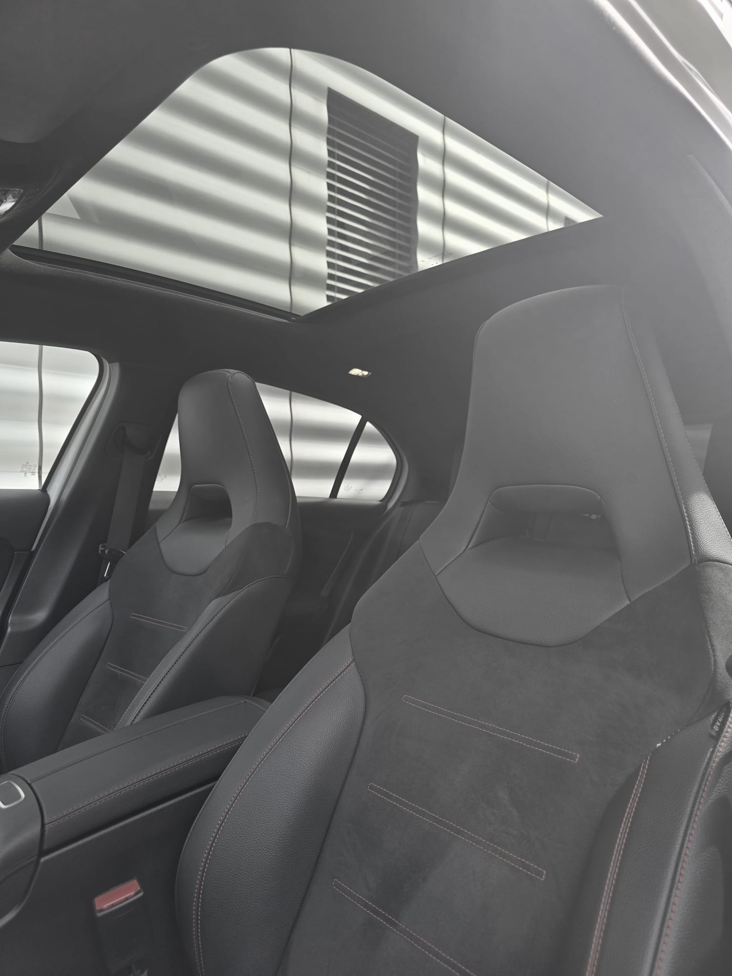 MERCEDES-BENZ A 200 AMG Line-image-10