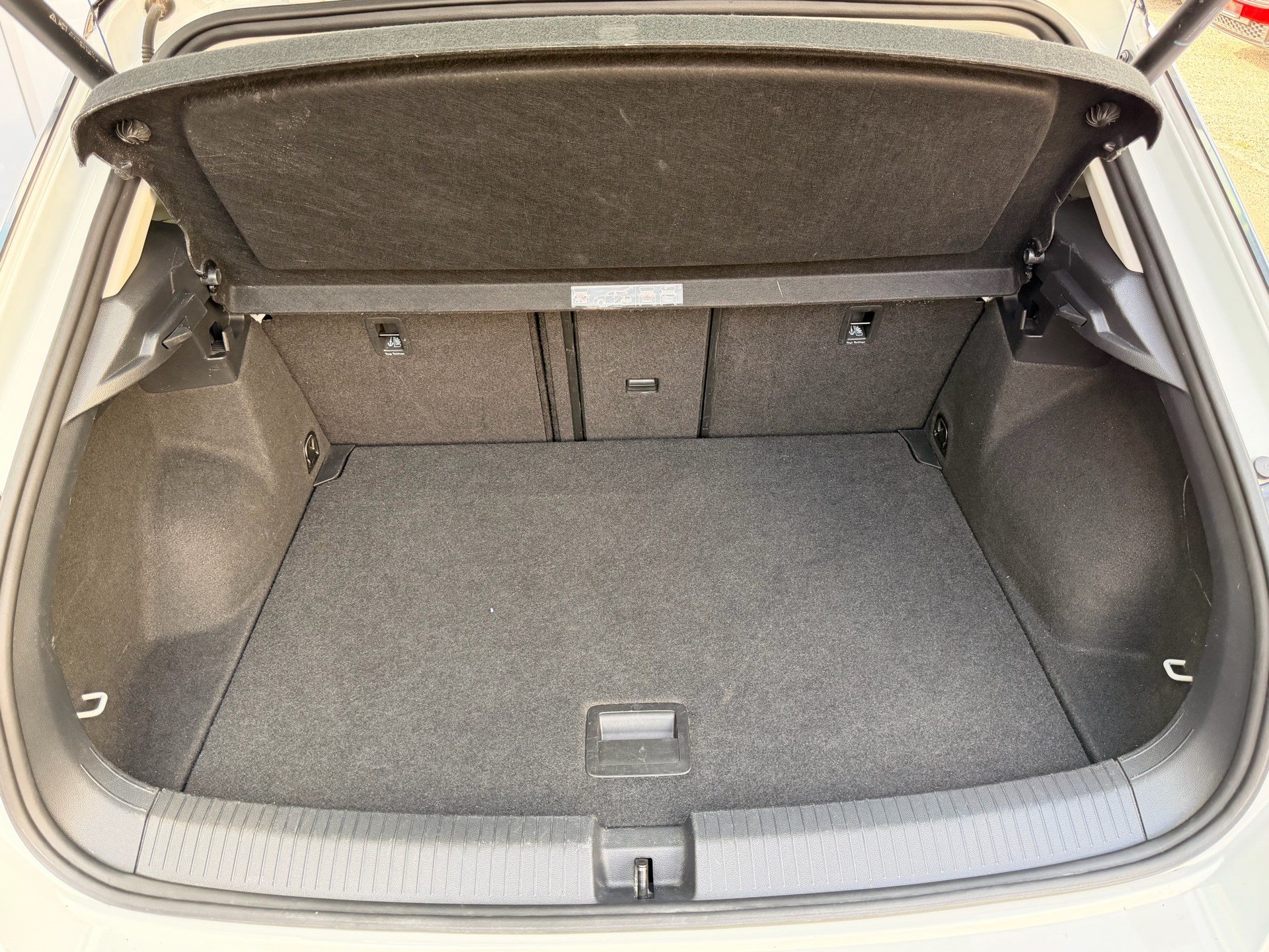 VW T-Roc 2.0 TSI 4MOTION STYLE ***ANHÄNGERKUPPLUNG & PANORAMAGLASDACH***-image-24