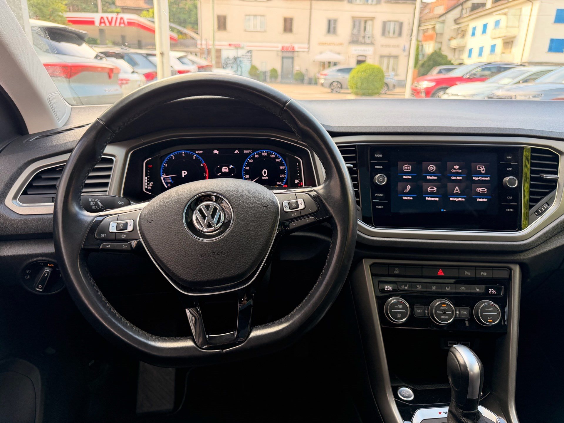 VW T-Roc 2.0 TSI 4MOTION STYLE ***ANHÄNGERKUPPLUNG & PANORAMAGLASDACH***-image-8