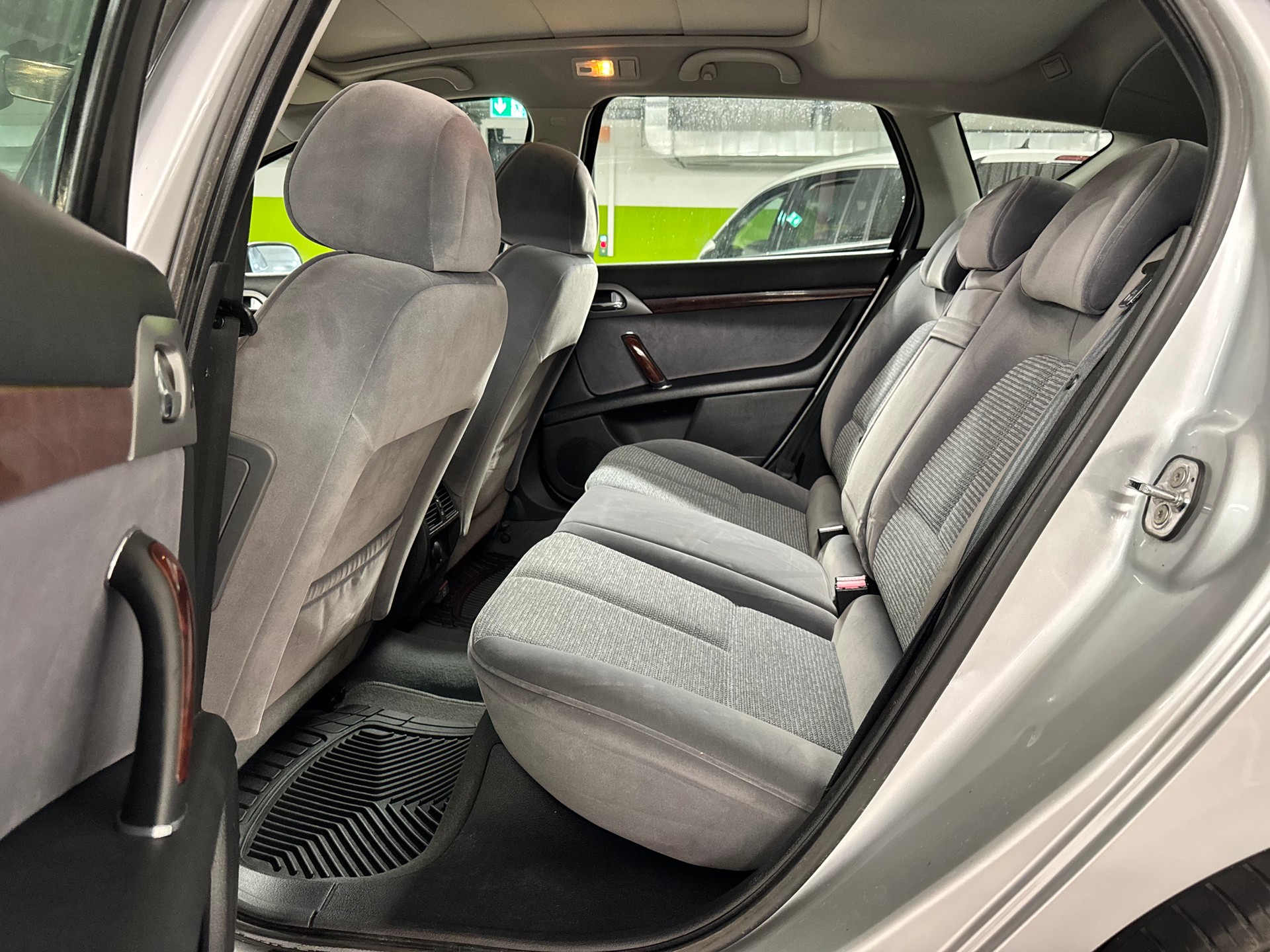 PEUGEOT 407 SW 2.2 ST Dynamic-image-9