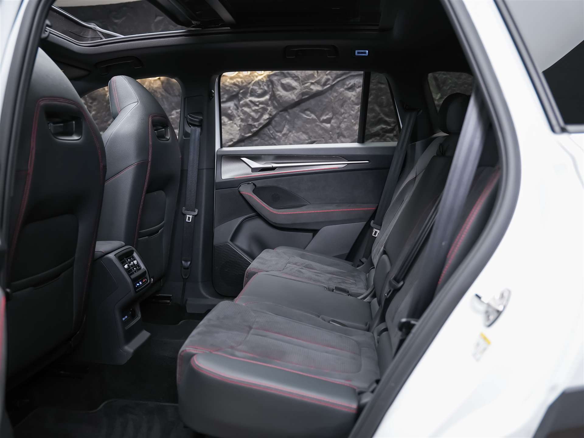 SKODA Kodiaq 2.0 TSI RS 4x4 *Head Up*Panorama*Standheizung*-image-13