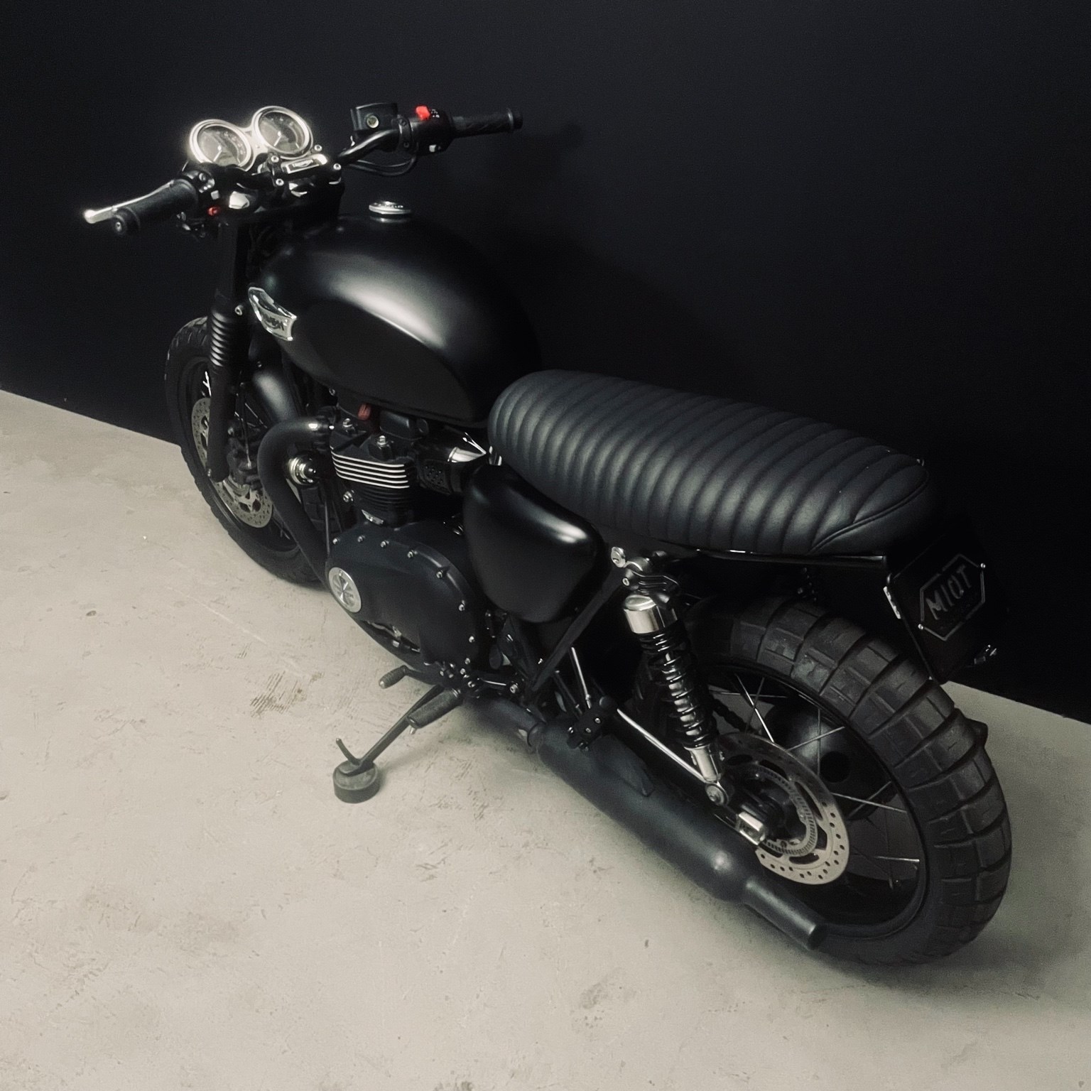 TRIUMPH Bonneville 900 T 100 ABS-image-4