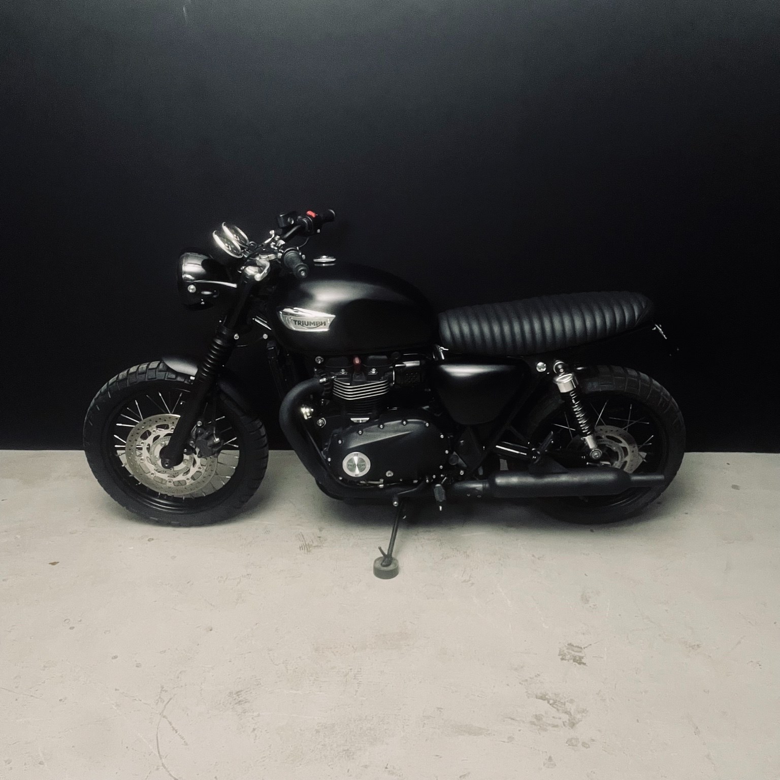 TRIUMPH Bonneville 900 T 100 ABS-image-2