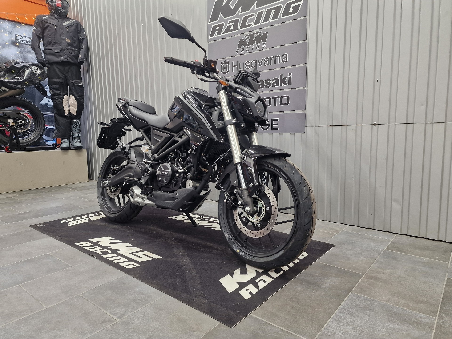 VOGE 125 R-image-1
