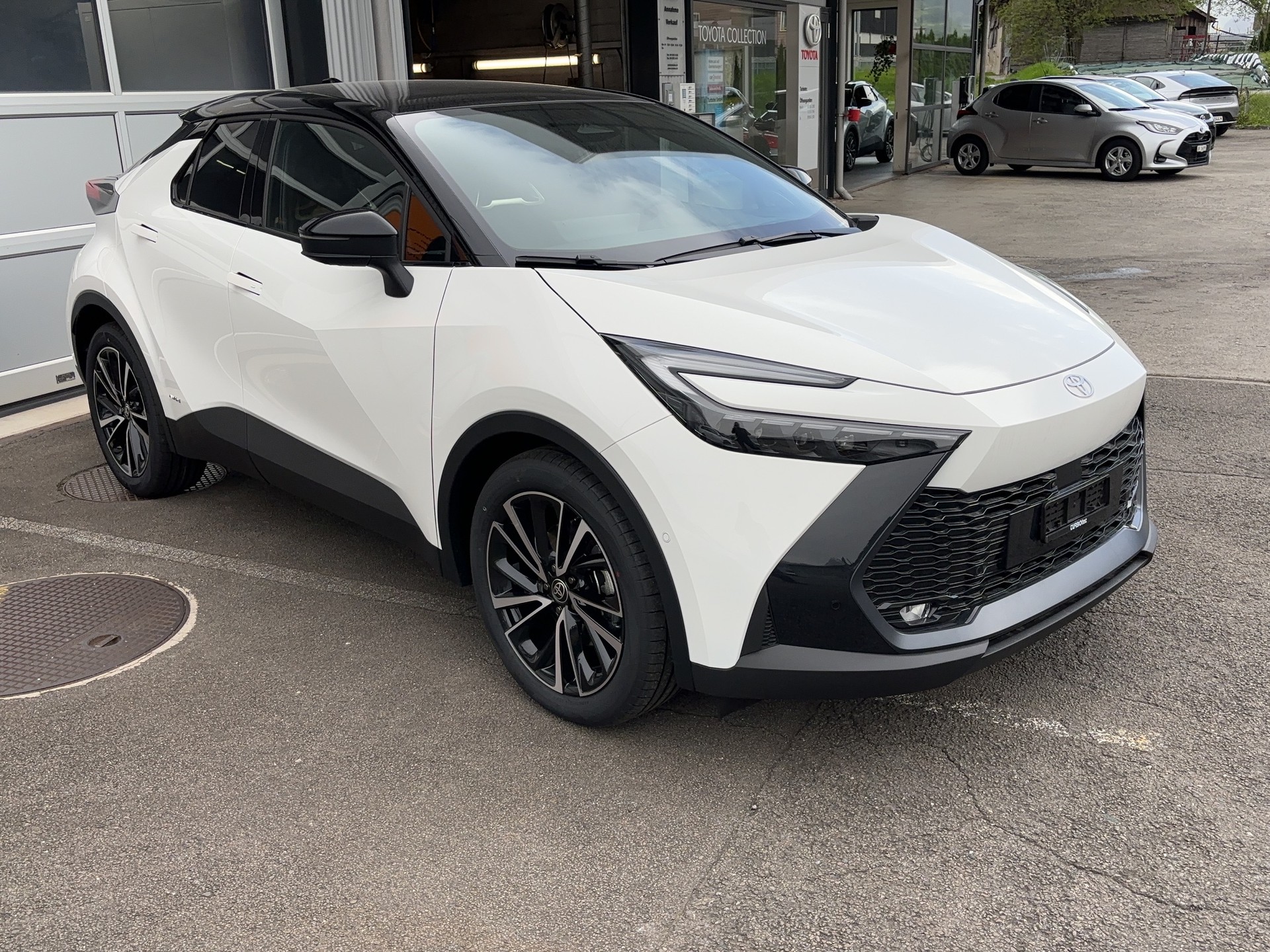 TOYOTA C-HR 2.0 HSD CVT Style 4WD-image-5