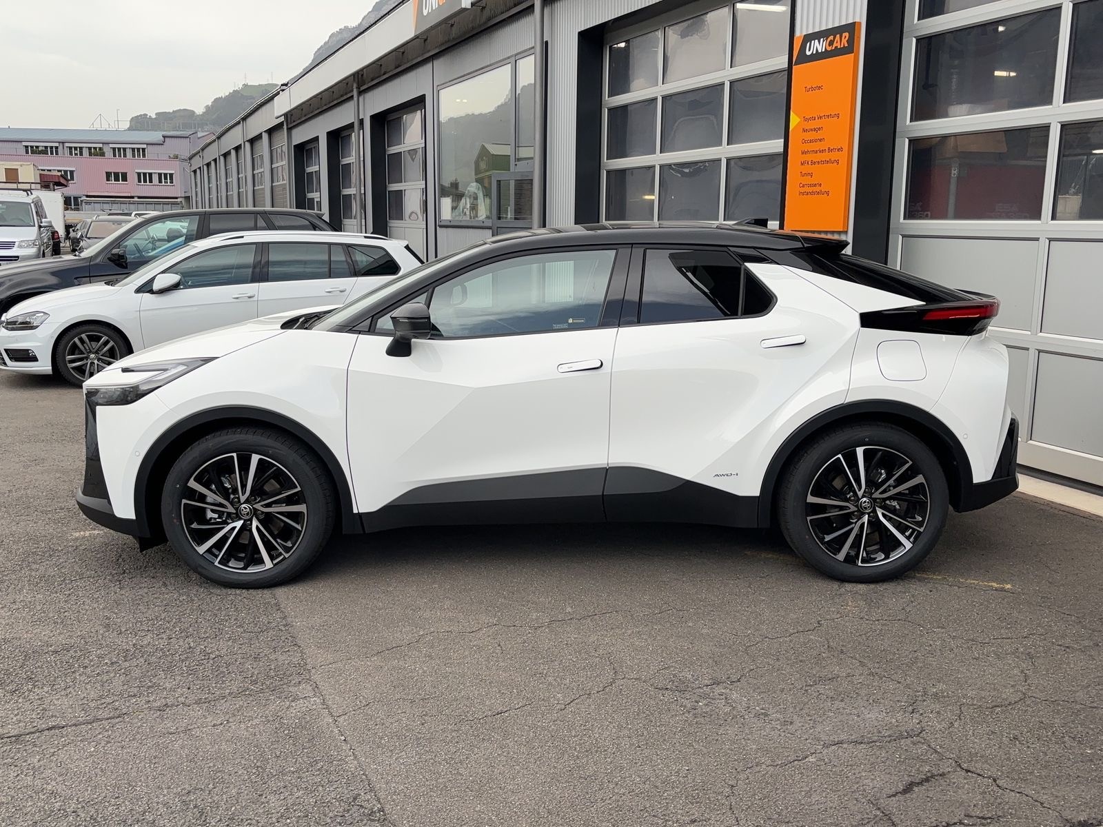 TOYOTA C-HR 2.0 HSD CVT Style 4WD-image-4