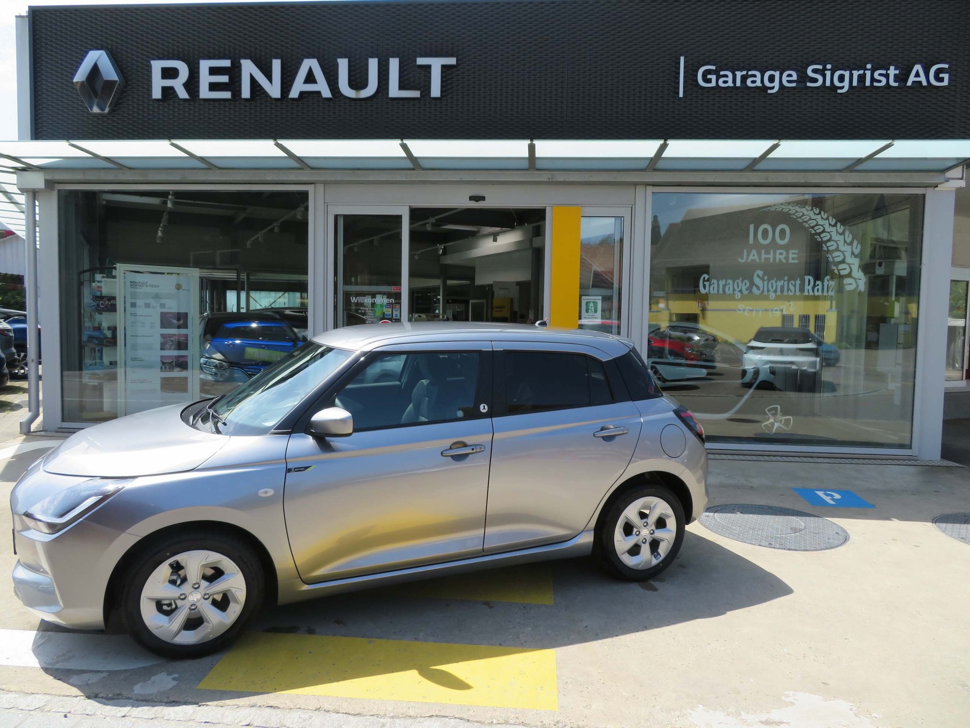 SUZUKI Swift 1.2 1st Edition Hybrid MY24-showroom-element-1
