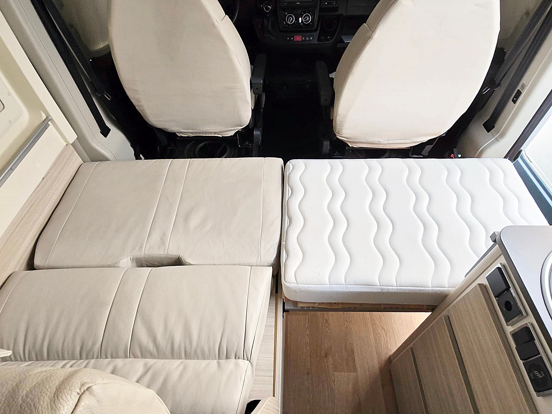DREAMER 600 2,3 DIESEL 9G-AUTOMAT FIAT DUCATO MJ 160-image-6
