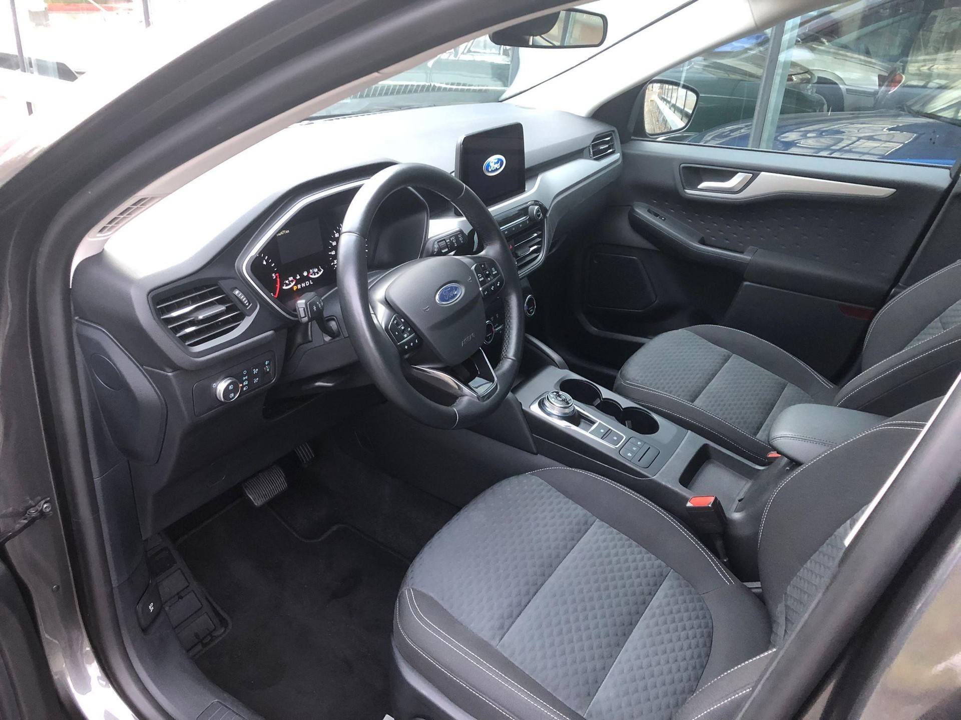 FORD Kuga 2.0 EcoBlue Cool & Connect 4x4-image-6