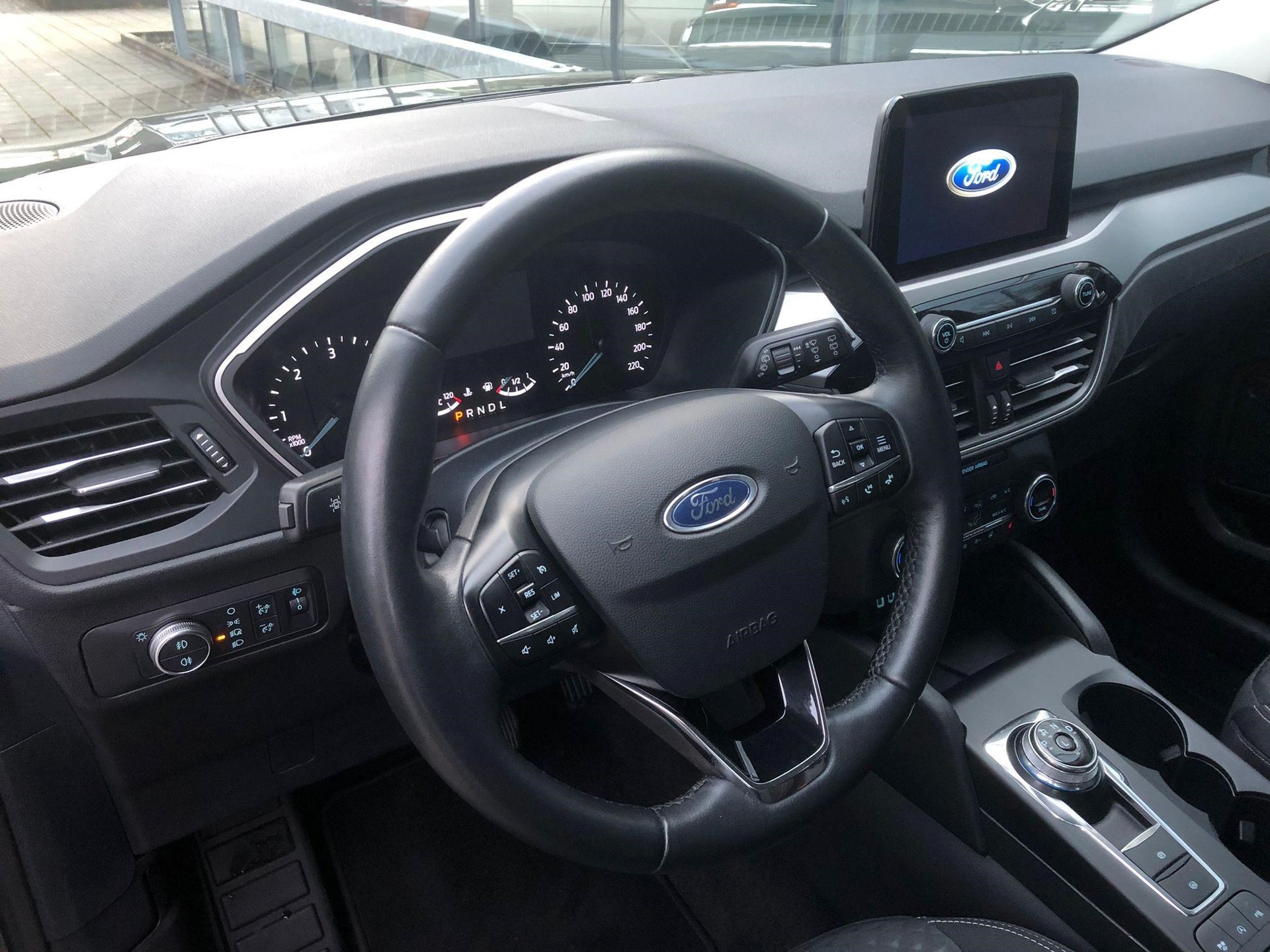 FORD Kuga 2.0 EcoBlue Cool & Connect 4x4-image-8