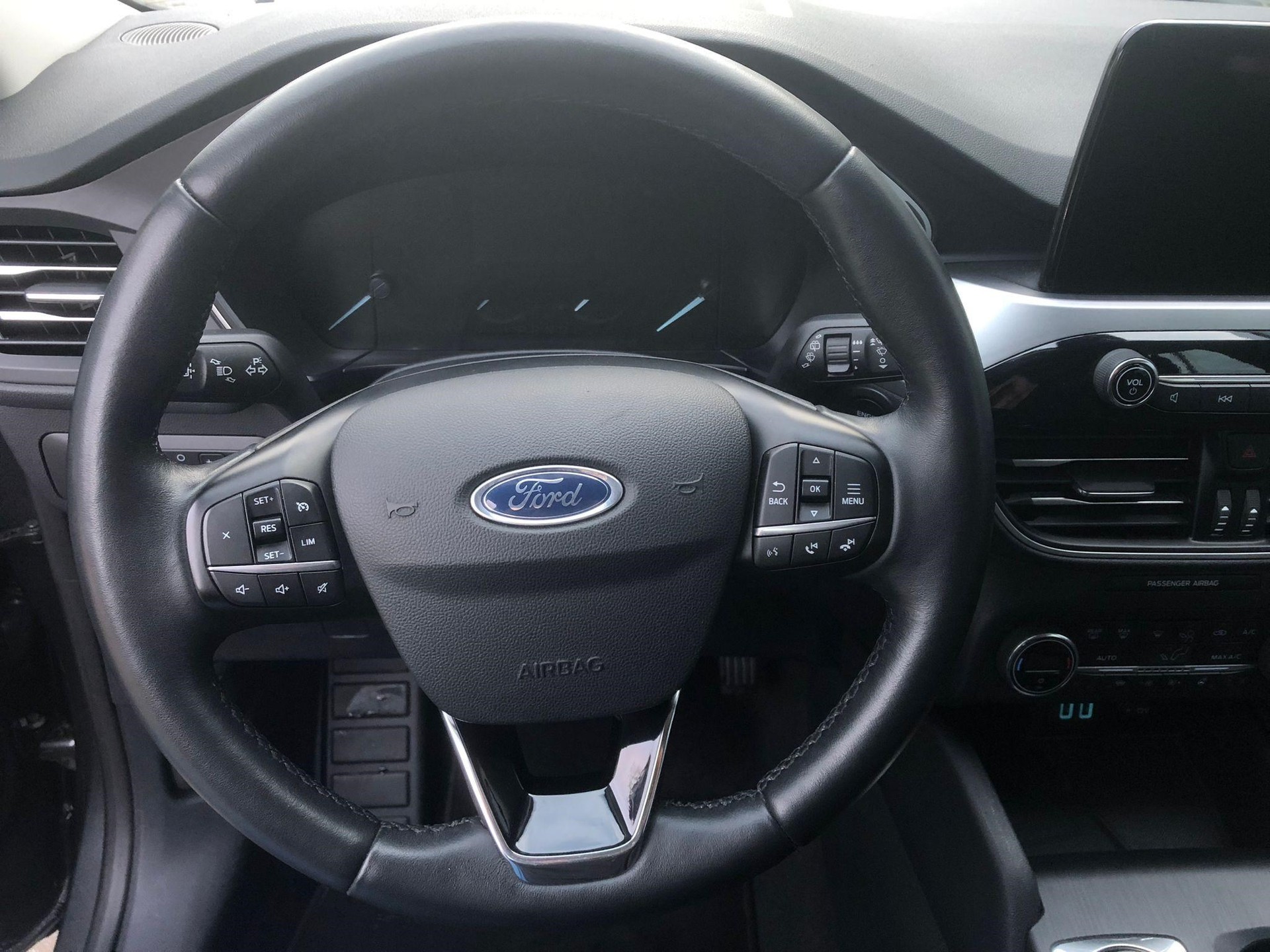 FORD Kuga 2.0 EcoBlue Cool & Connect 4x4-image-9