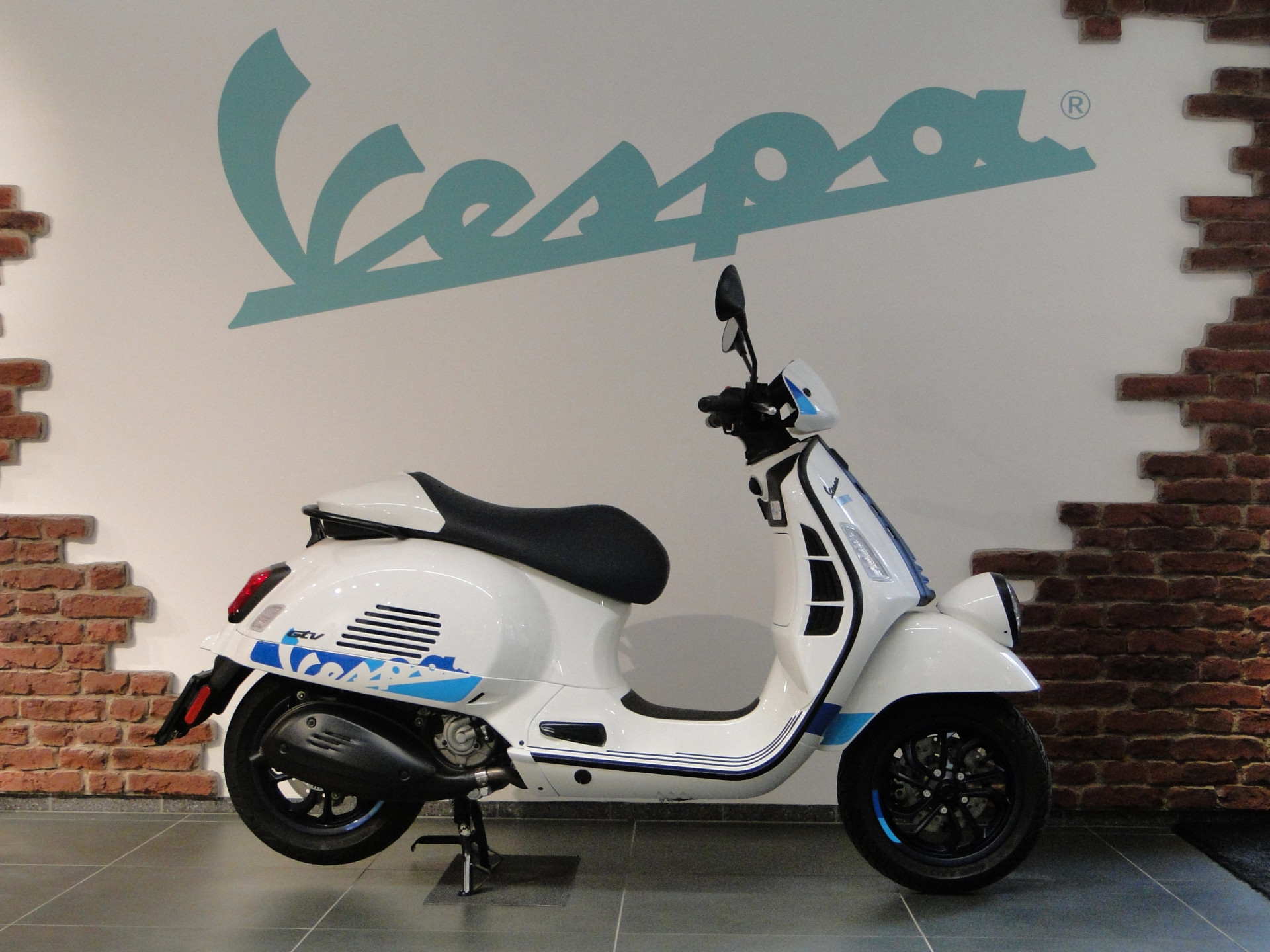 PIAGGIO Vespa GTV 300 HPE 140th of Piaggio-image-2