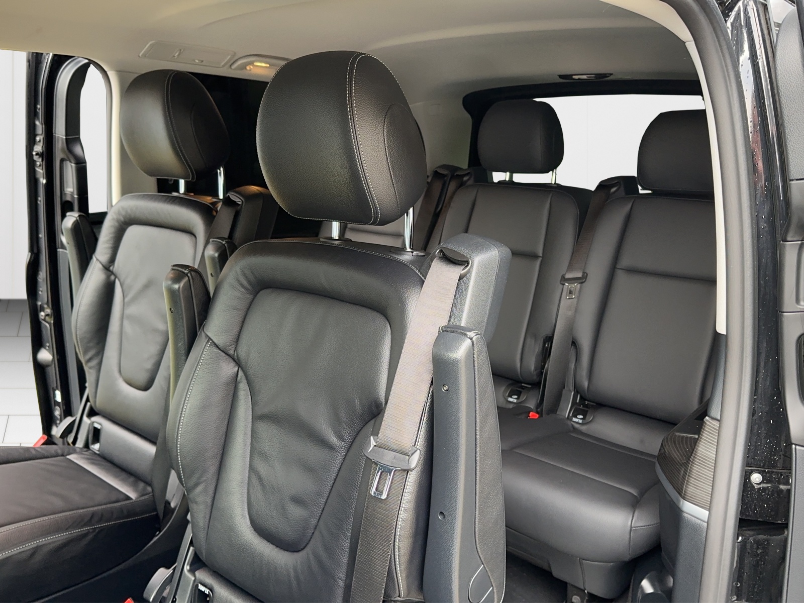 MERCEDES-BENZ EQV 300 Avantgarde lang 7-Plätze-image-19