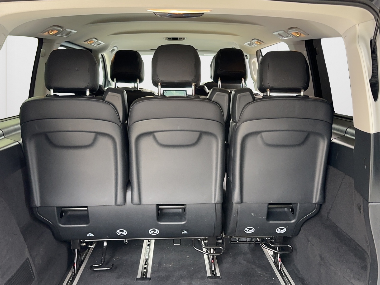 MERCEDES-BENZ EQV 300 Avantgarde lang 7-Plätze-image-20