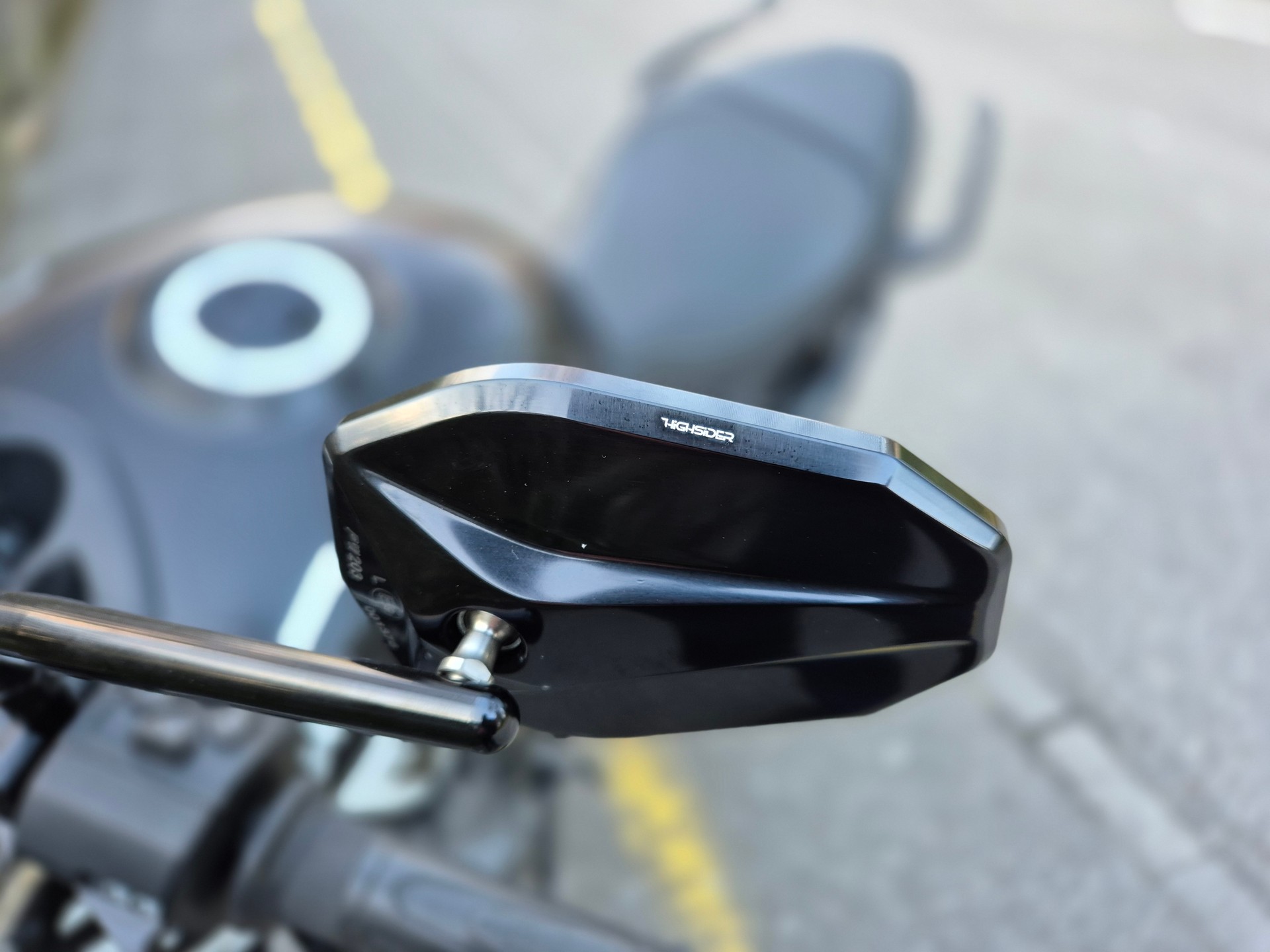 TRIUMPH Trident 660-image-13