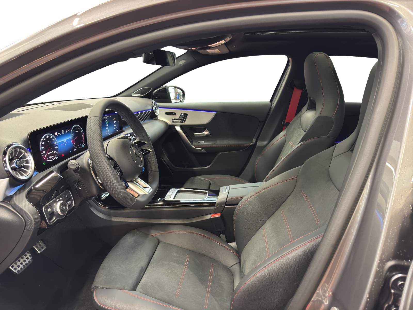 MERCEDES-BENZ A AMG 35 4Matic+ 8G-DCT-image-8