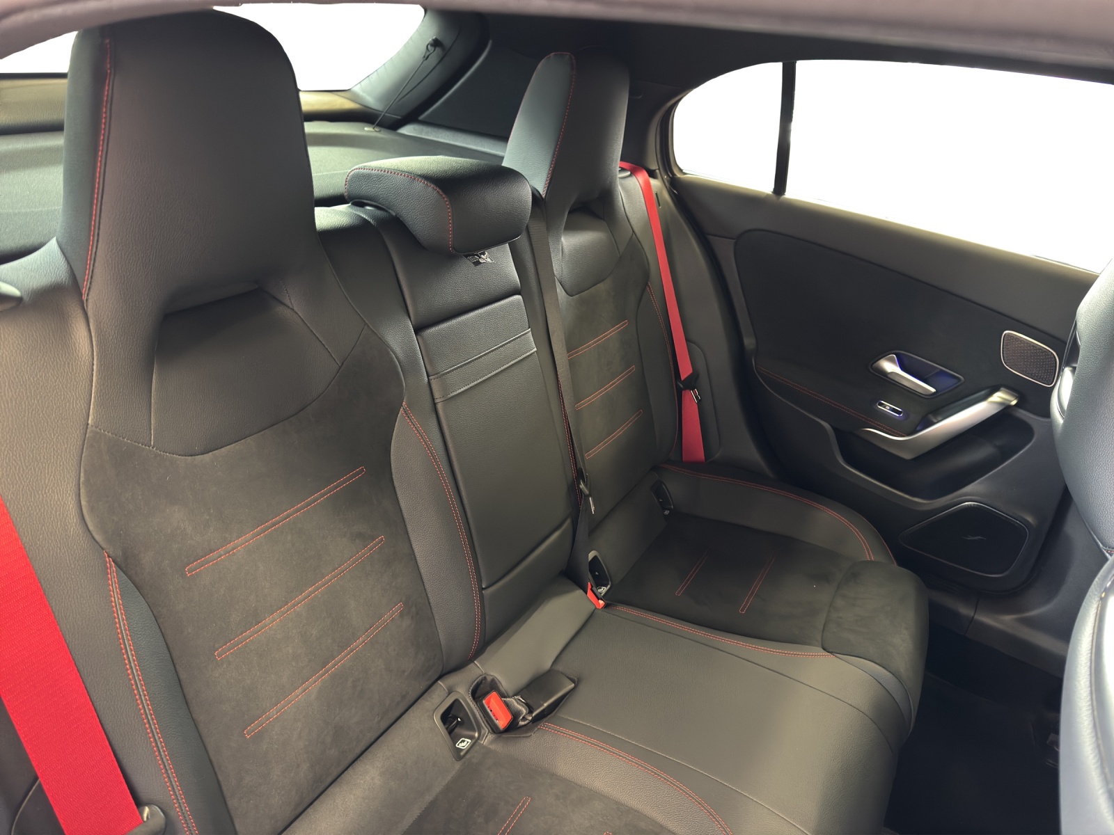 MERCEDES-BENZ A AMG 35 4Matic+ 8G-DCT-image-17