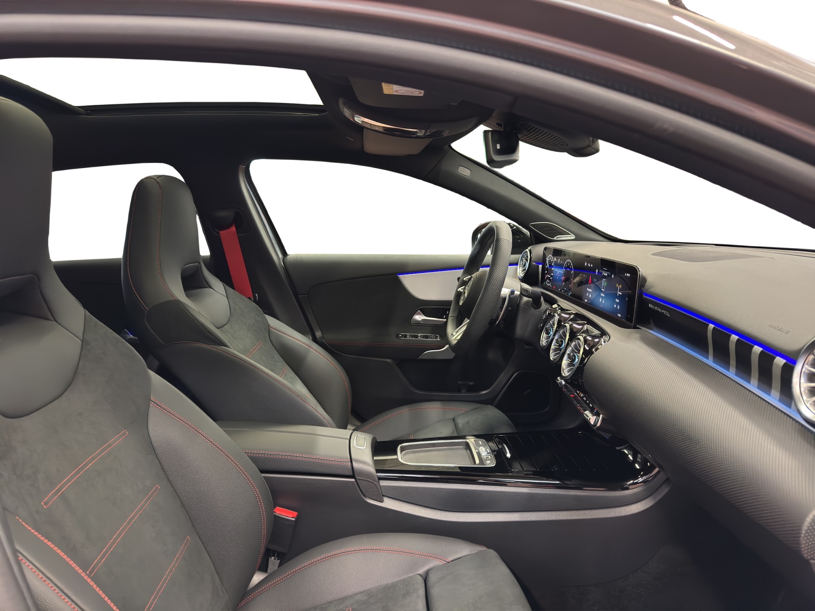 MERCEDES-BENZ A AMG 35 4Matic+ 8G-DCT-image-15