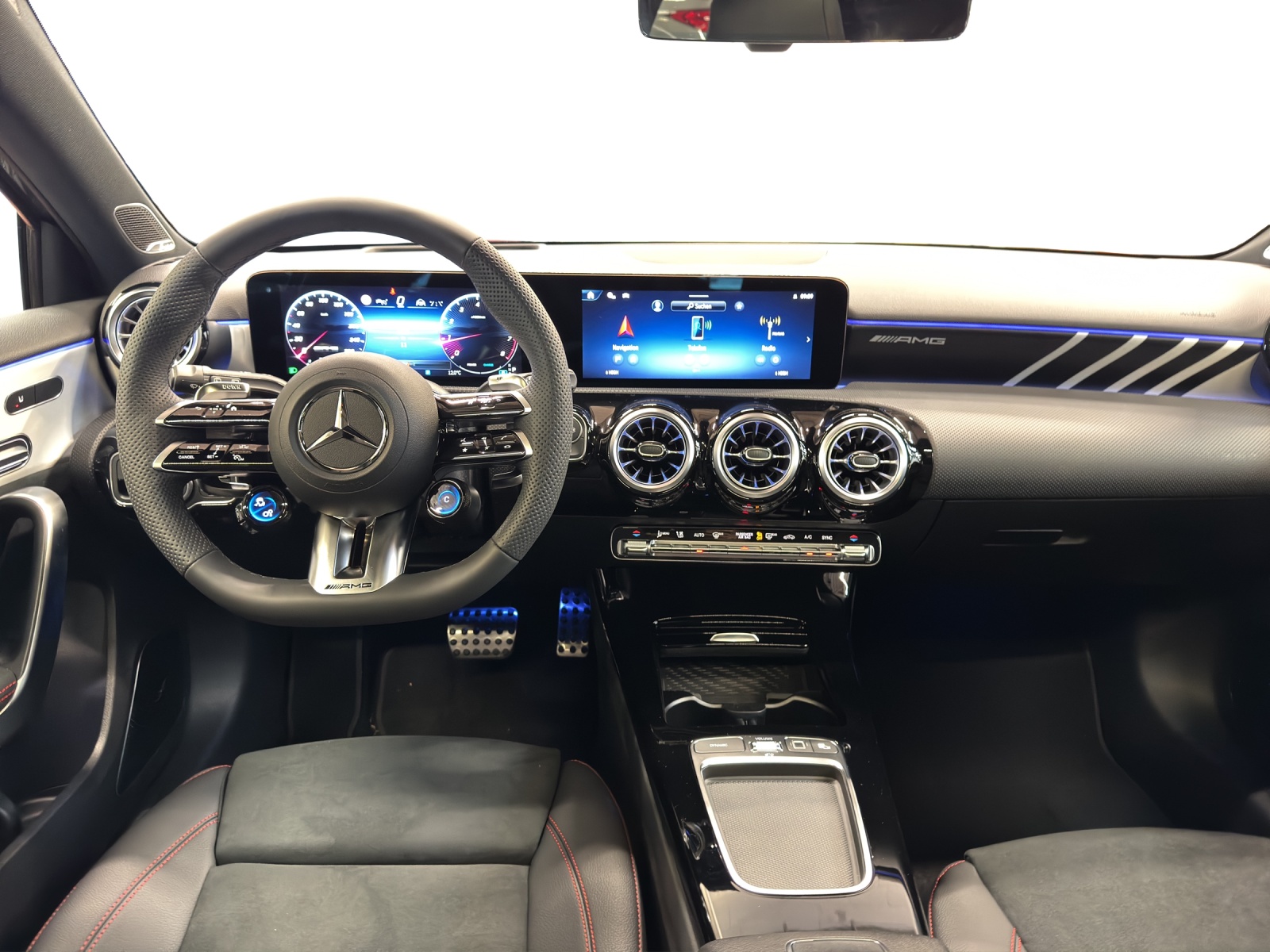 MERCEDES-BENZ A AMG 35 4Matic+ 8G-DCT-image-9