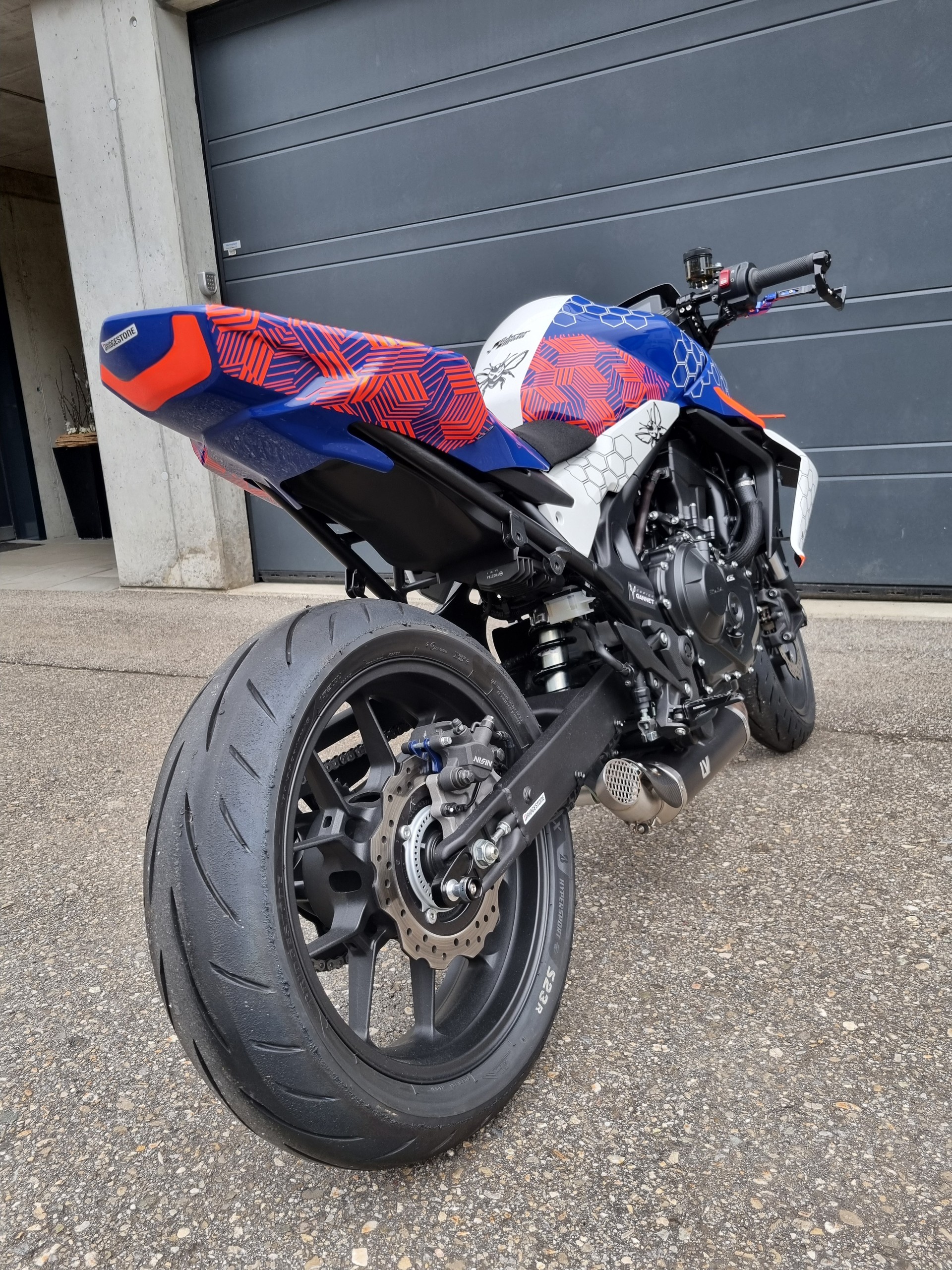 HONDA CB 750 Hornet-image-12