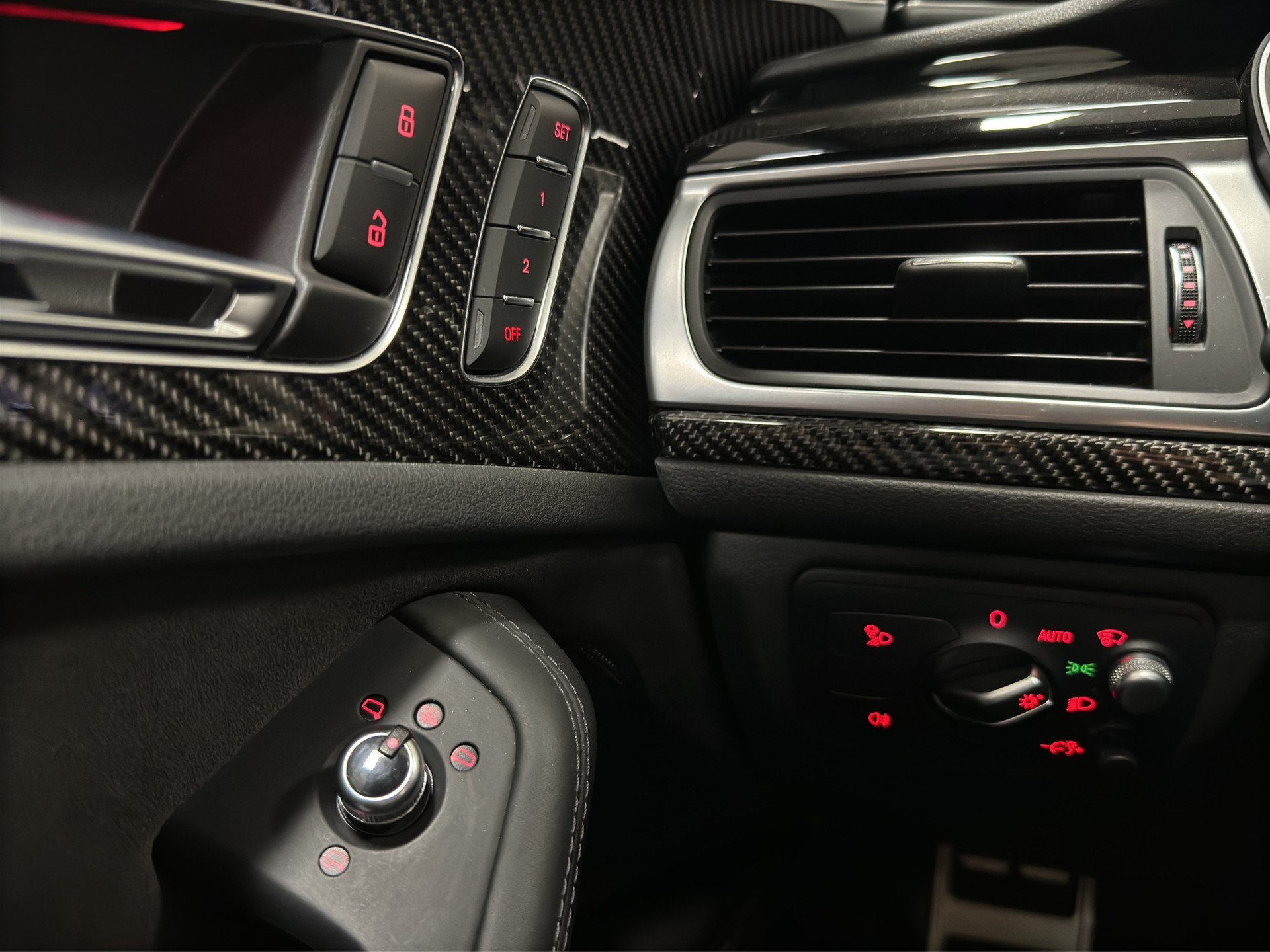 AUDI RS6 Avant 4.0 TFSI V8 performance quattro-image-26