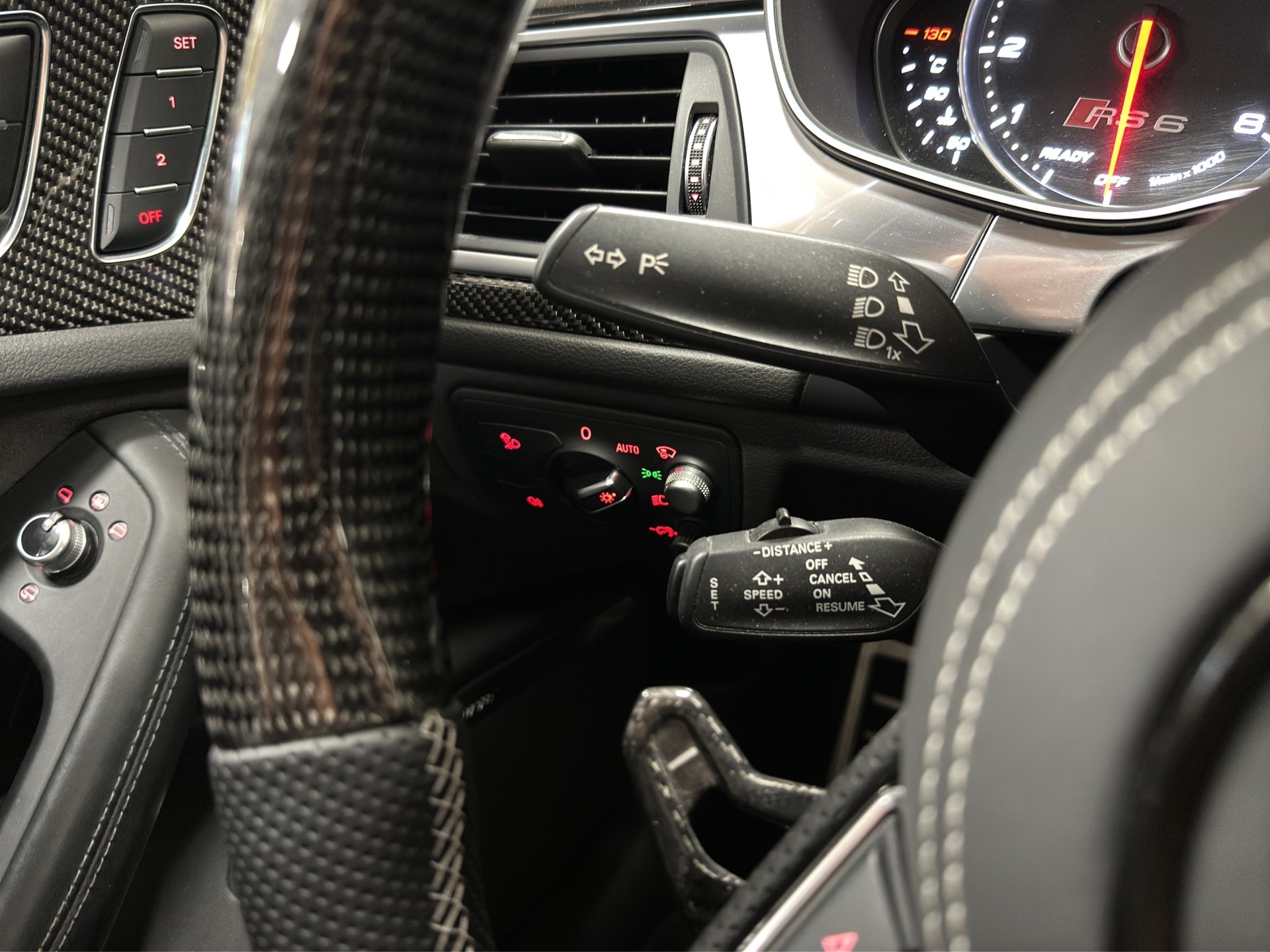 AUDI RS6 Avant 4.0 TFSI V8 performance quattro-image-25