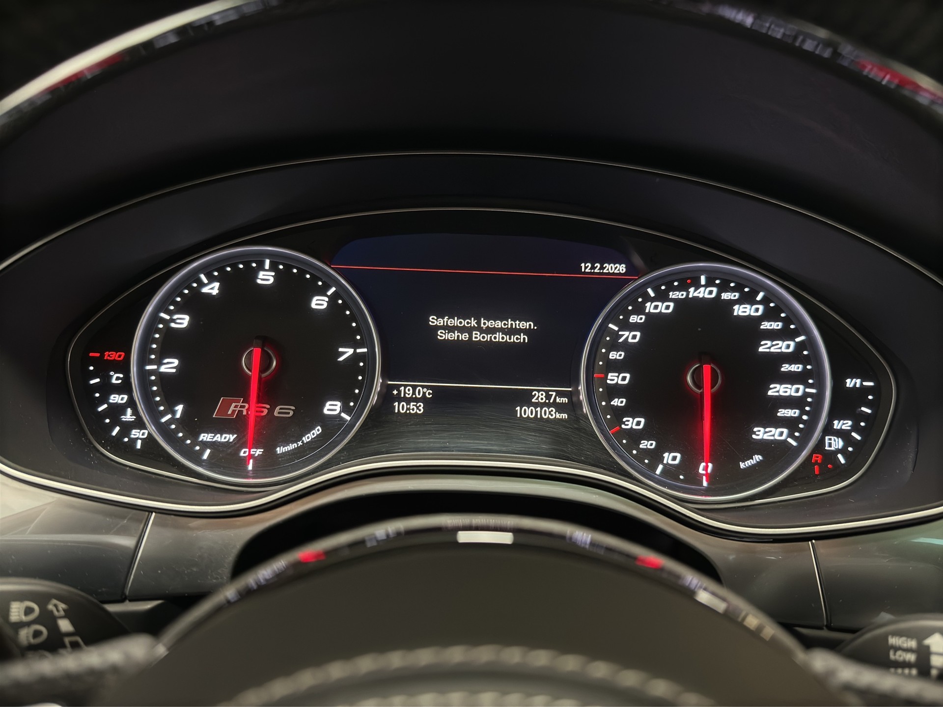 AUDI RS6 Avant 4.0 TFSI V8 performance quattro-image-21