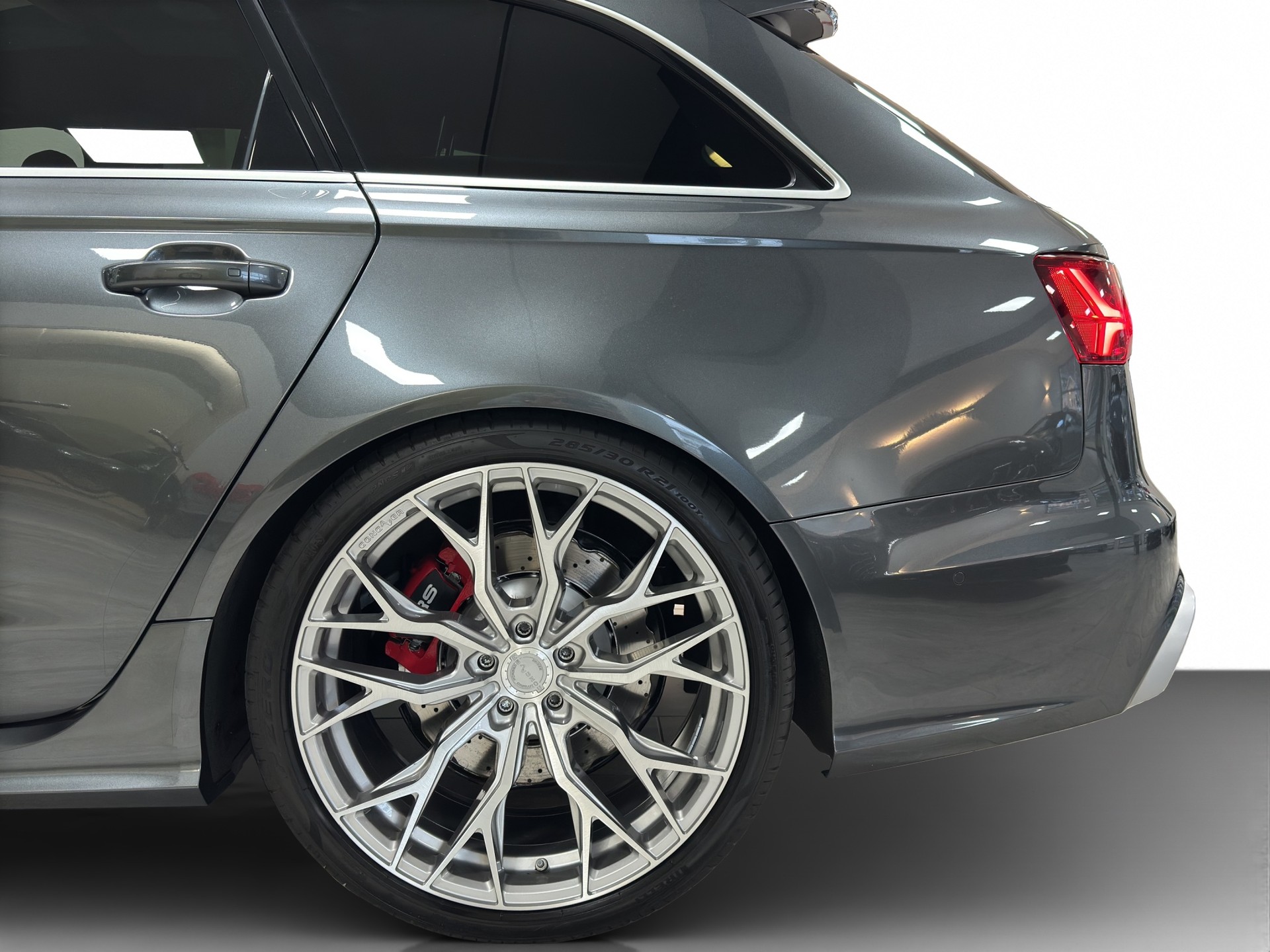 AUDI RS6 Avant 4.0 TFSI V8 performance quattro-image-13
