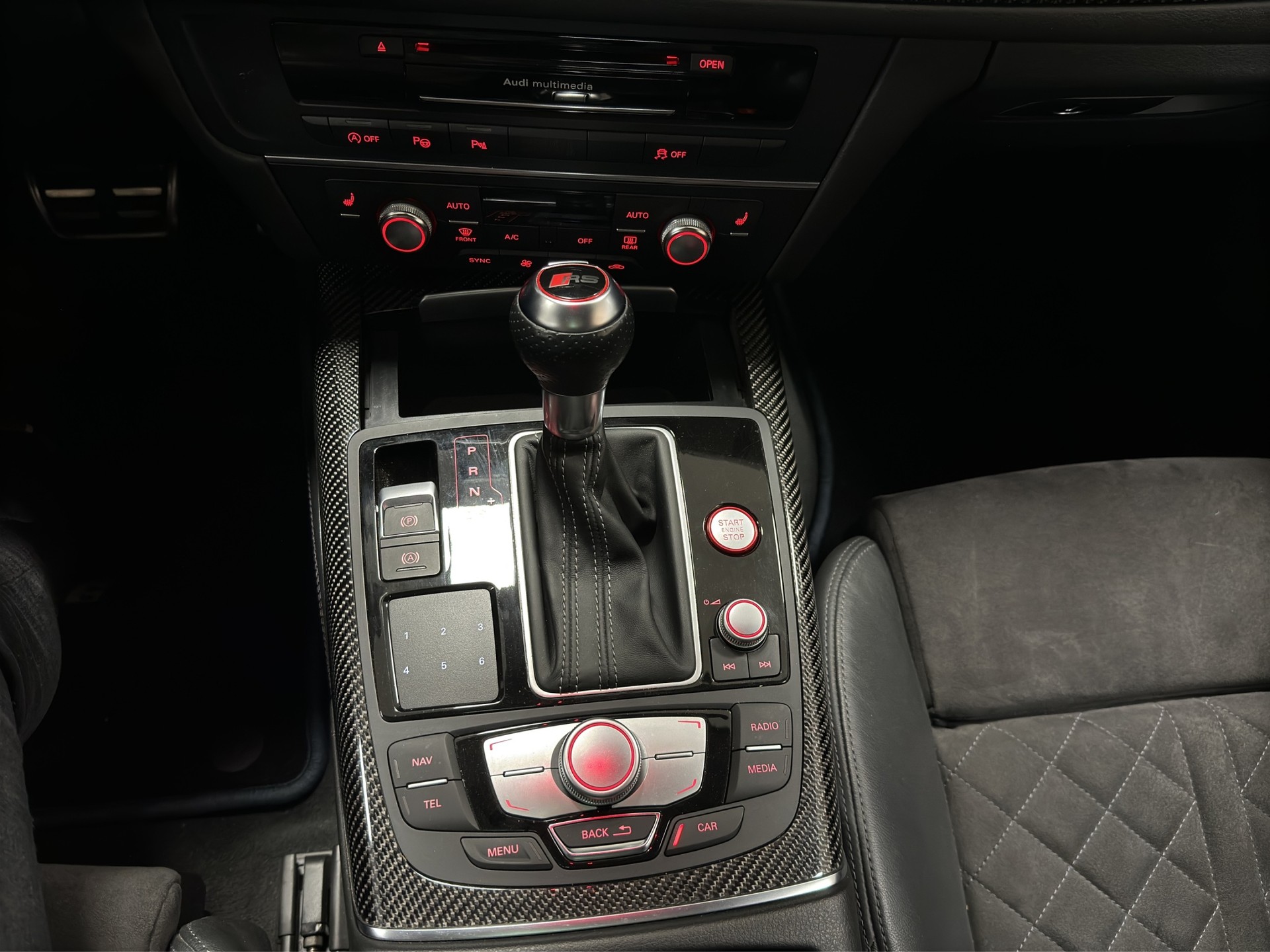 AUDI RS6 Avant 4.0 TFSI V8 performance quattro-image-22