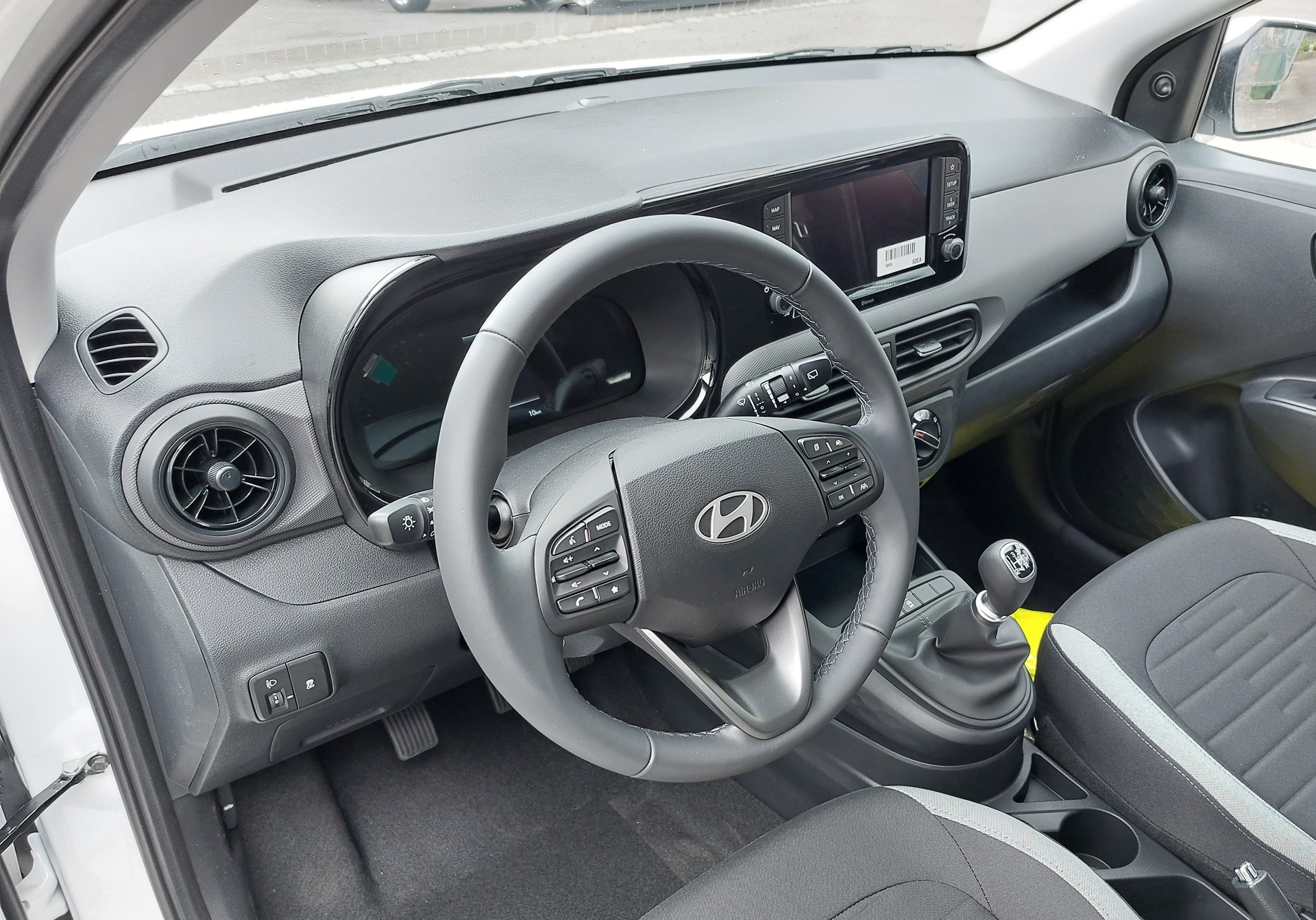 HYUNDAI i10 Origo-image-4