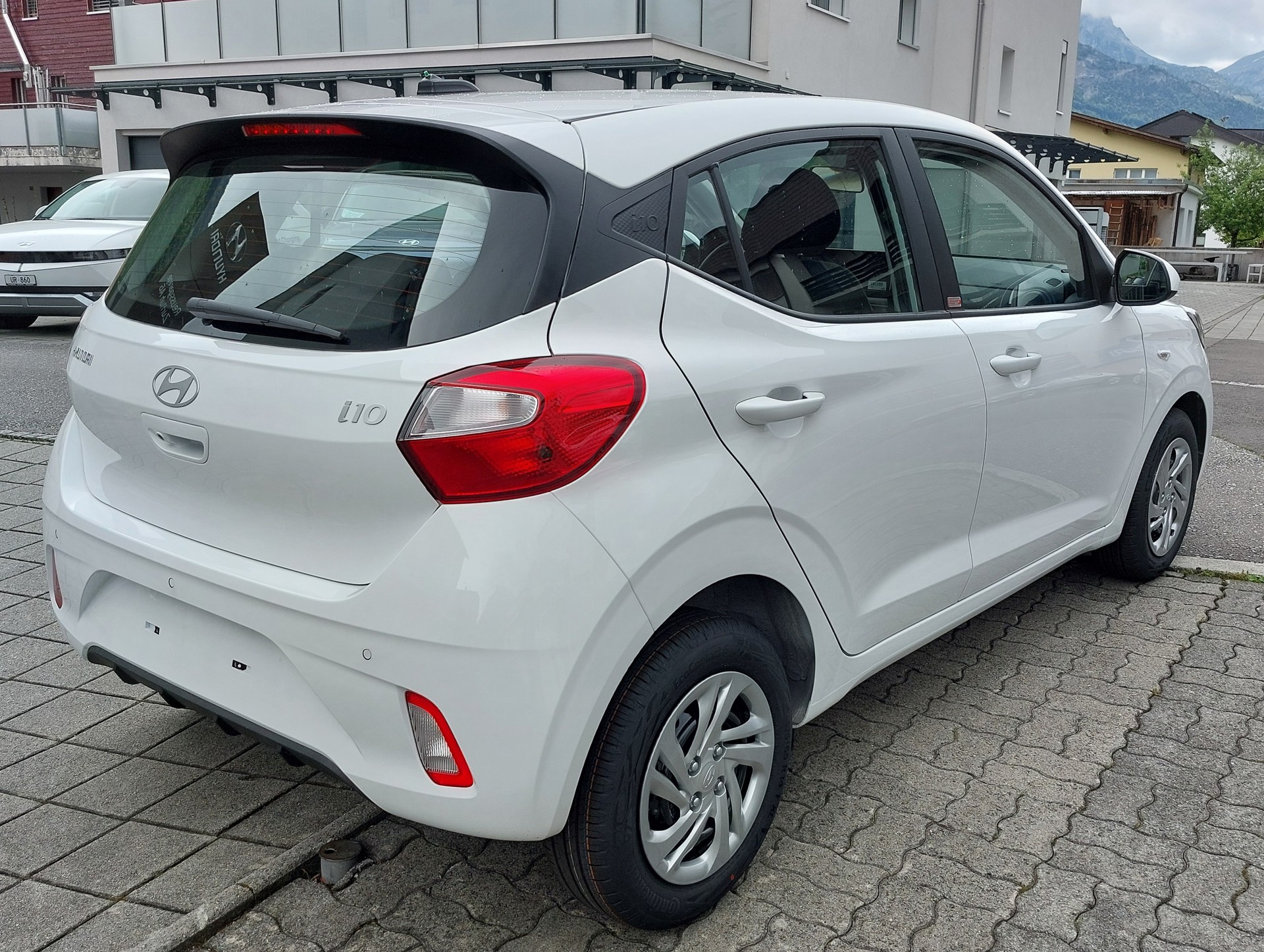 HYUNDAI i10 Origo-showroom-element-2