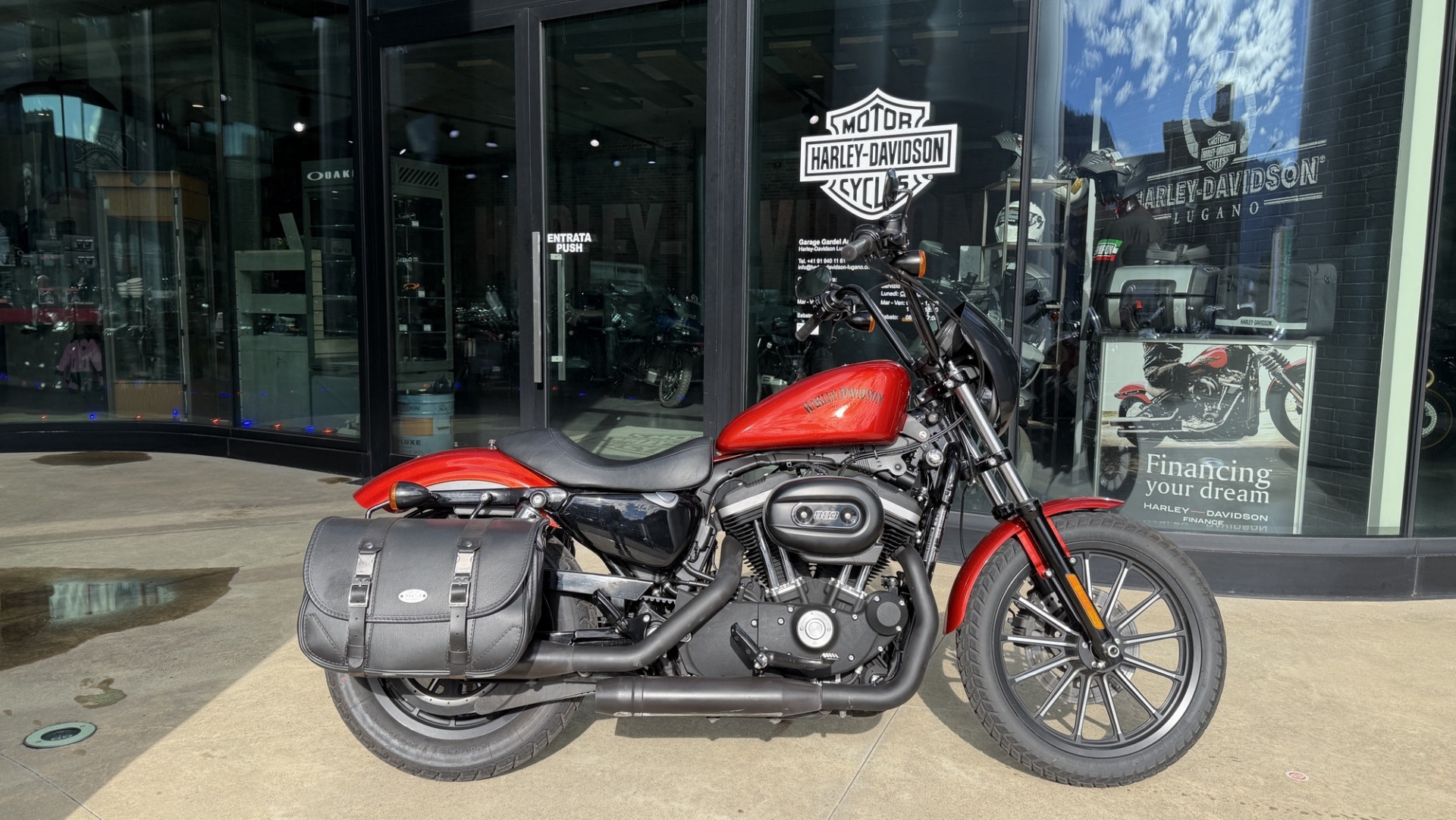 HARLEY-DAVIDSON XL 883 N Sportster Iron
