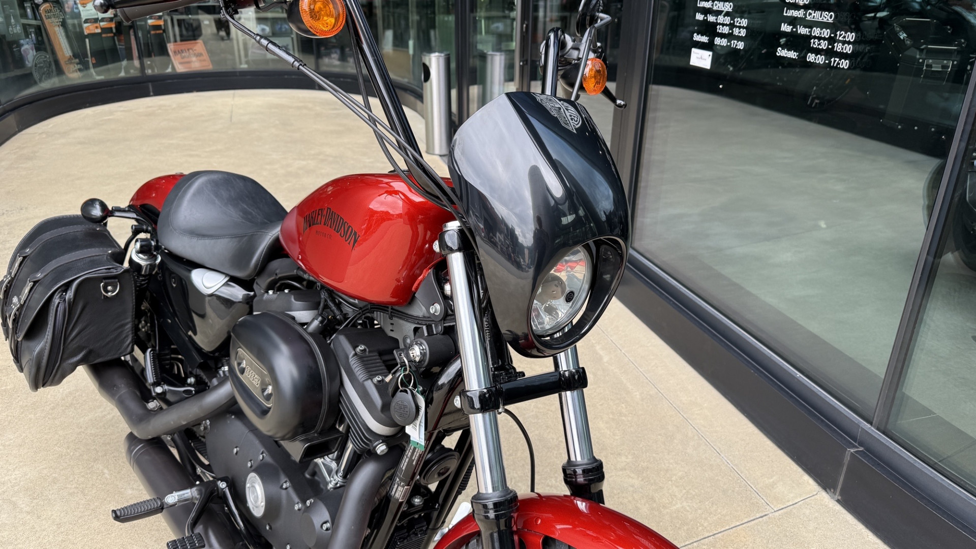 HARLEY-DAVIDSON XL 883 N Sportster Iron-image-1