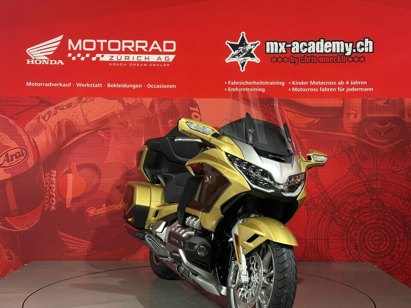 HONDA Gold Wing *Eternal Gold*-image-2