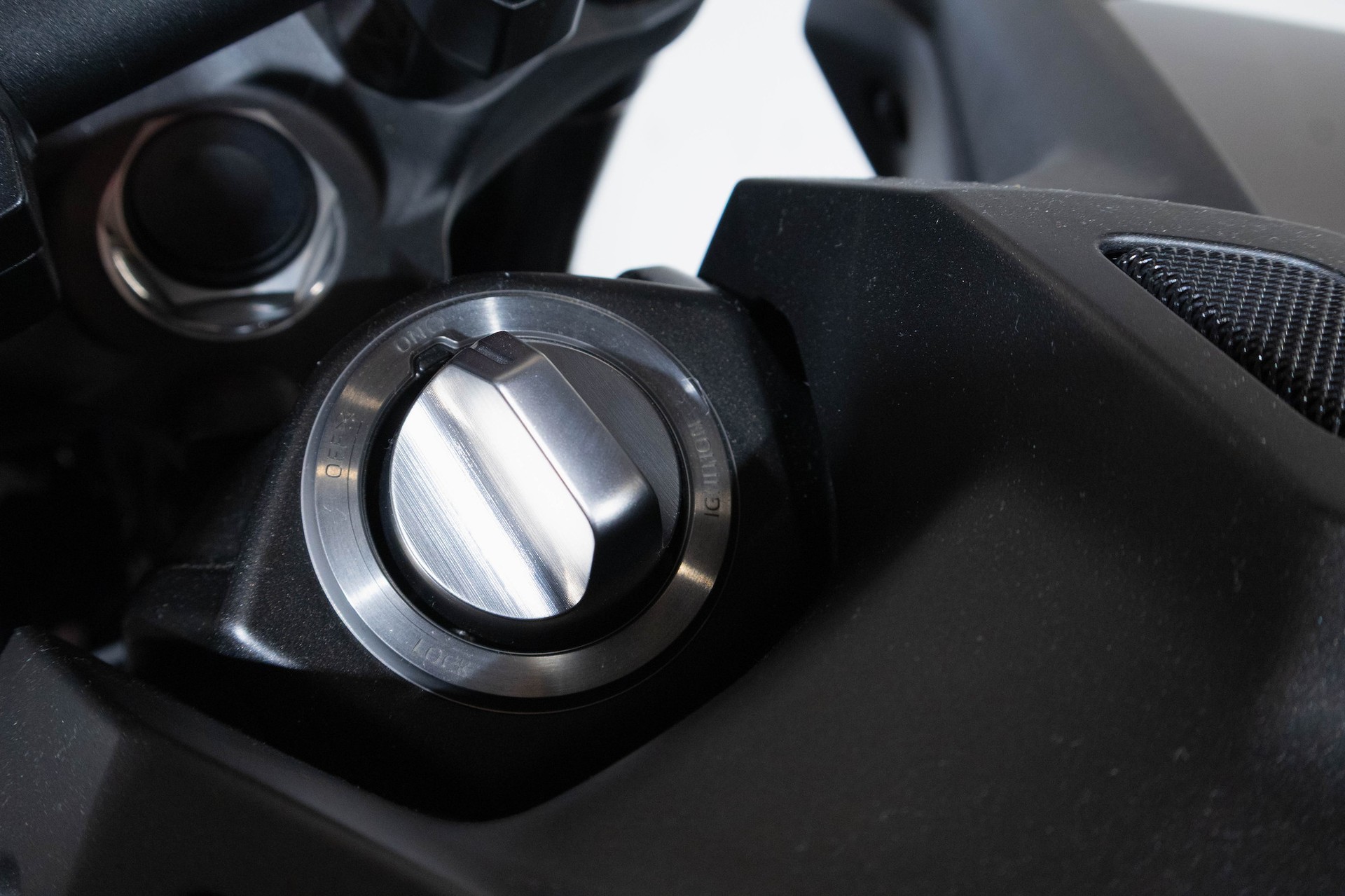YAMAHA MT-09 Y-AMT-image-15
