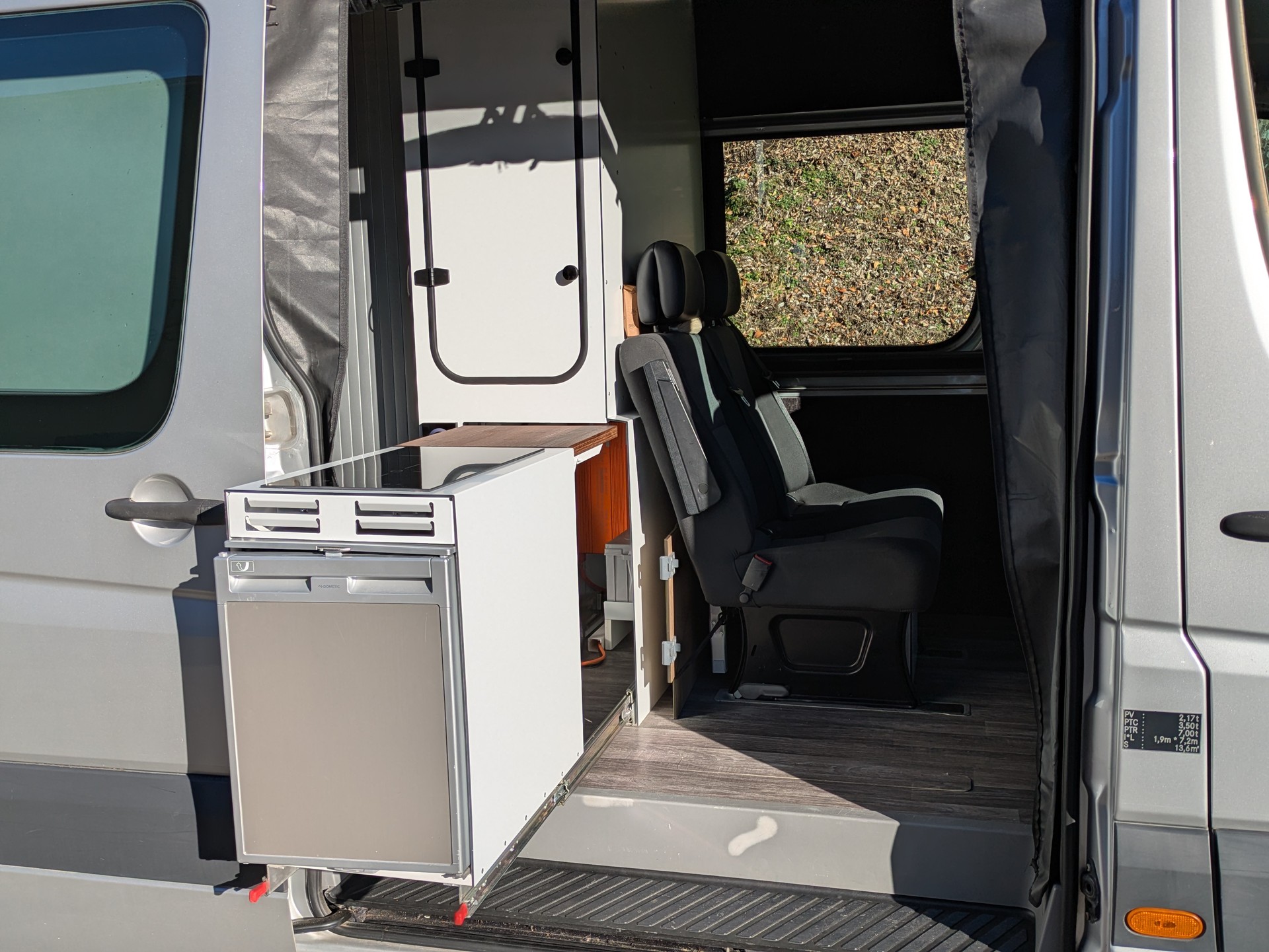VW Crafter 35 2.0 BiTDI Campervan-image-2