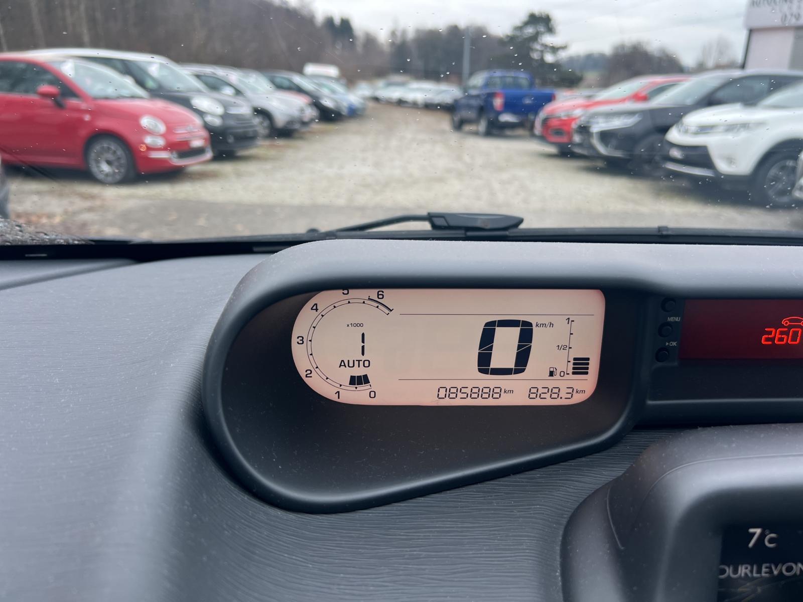 CITROEN C3 Picasso 1.6i 16V Exclusive EGS6-image-8