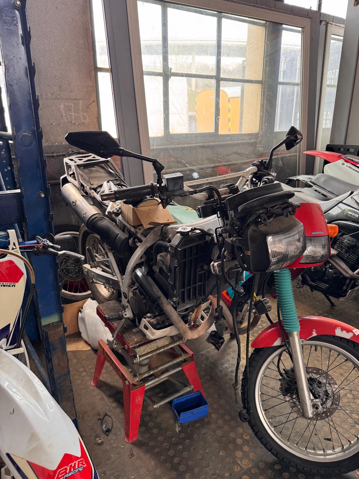 HONDA NX 250 M-image-10