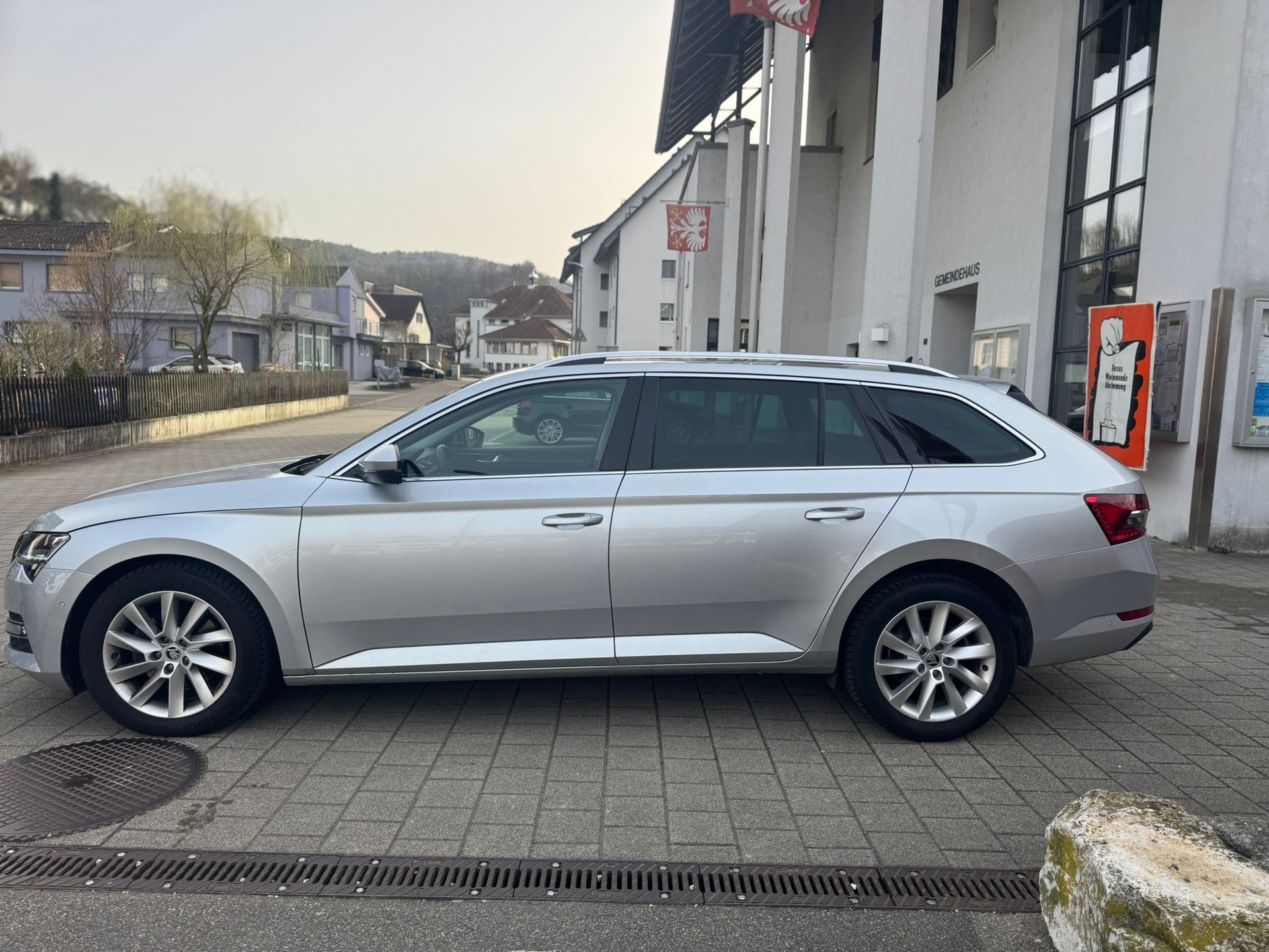 SKODA Superb Combi 2.0 TDi Style DSG-image-6