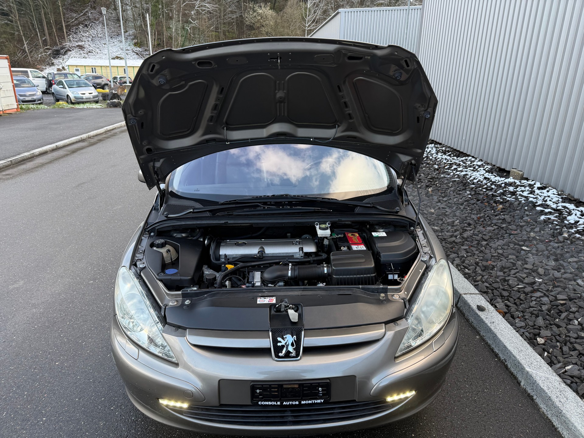 PEUGEOT 307 SW 2.0 16V Premium AUTOMATIQUE-image-27