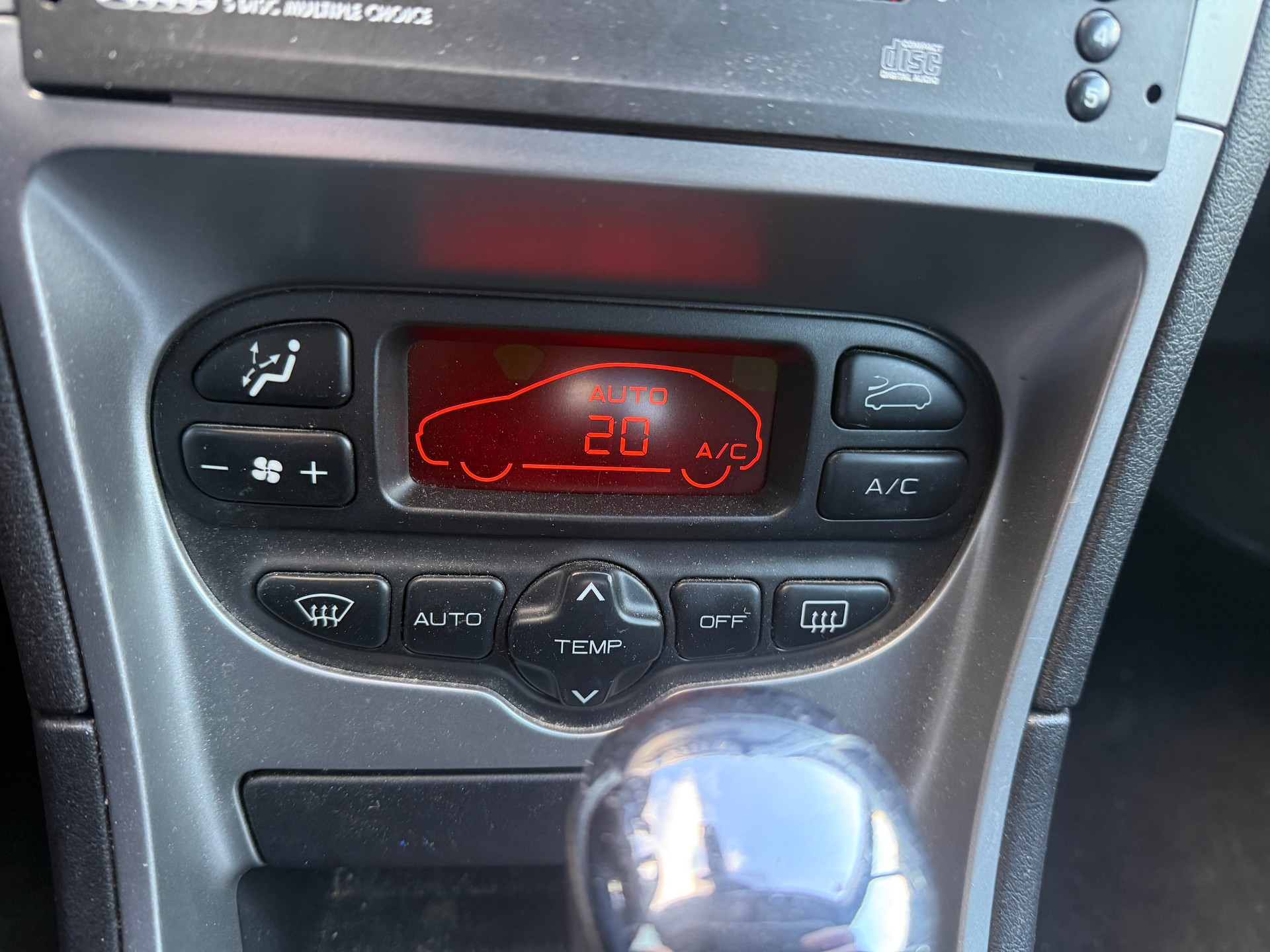 PEUGEOT 307 SW 2.0 16V Premium AUTOMATIQUE-image-24