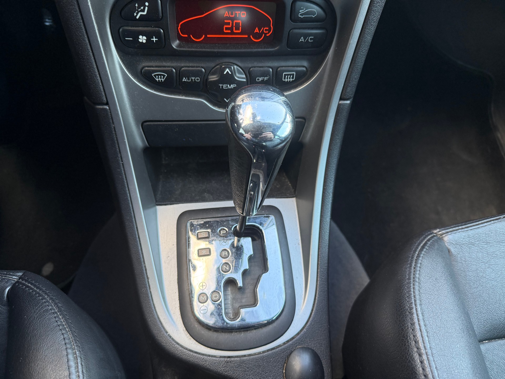 PEUGEOT 307 SW 2.0 16V Premium AUTOMATIQUE-image-23