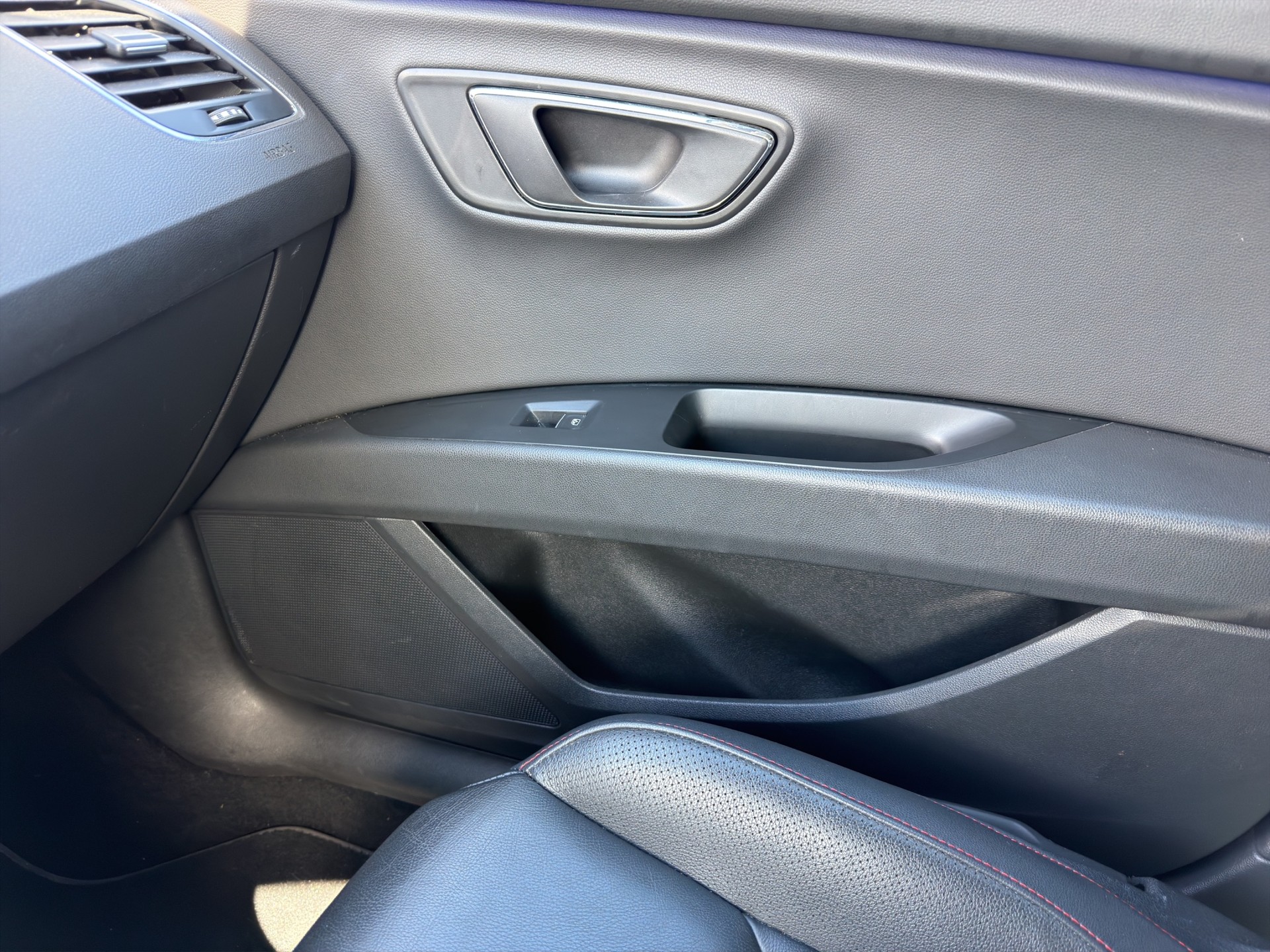 SEAT Leon 1.4 TSI FR Line DSG-image-16